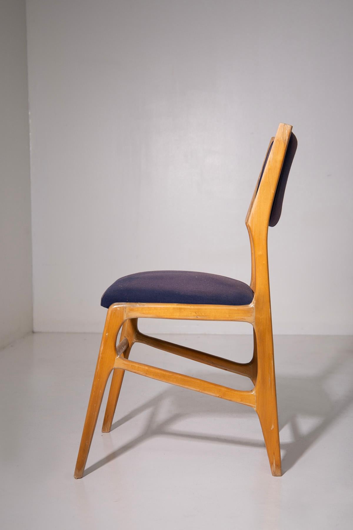 Ensemble de 6 chaises italiennes vintage en tissu bleu en vente 2