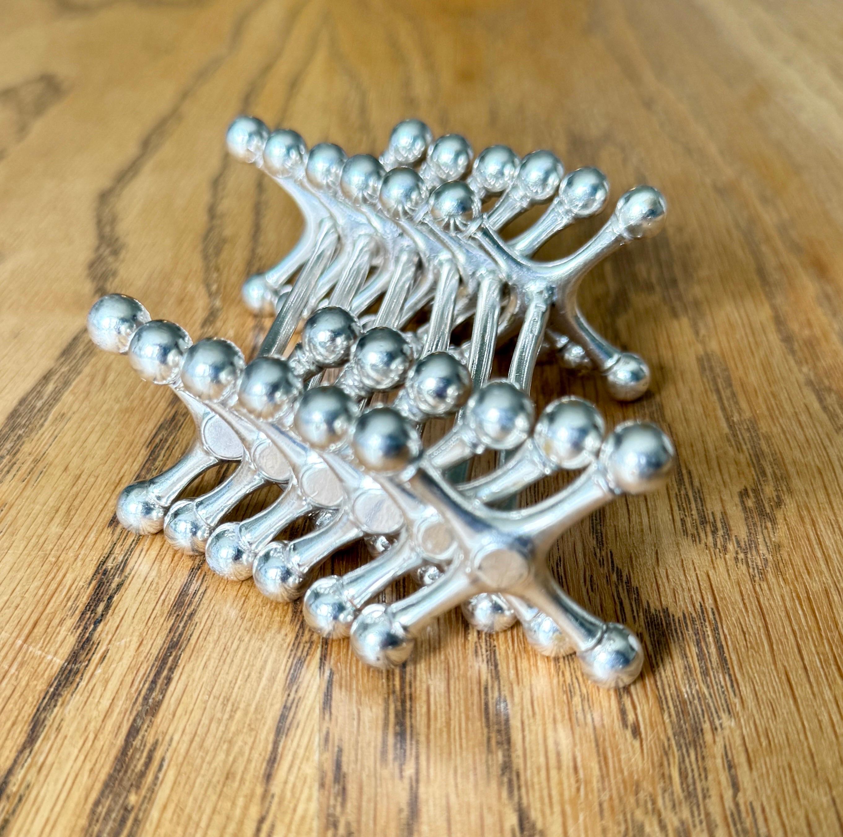 Set of 6 Vintage Knife Rests in silver metal edited by Christofle, Paris For Sale 4