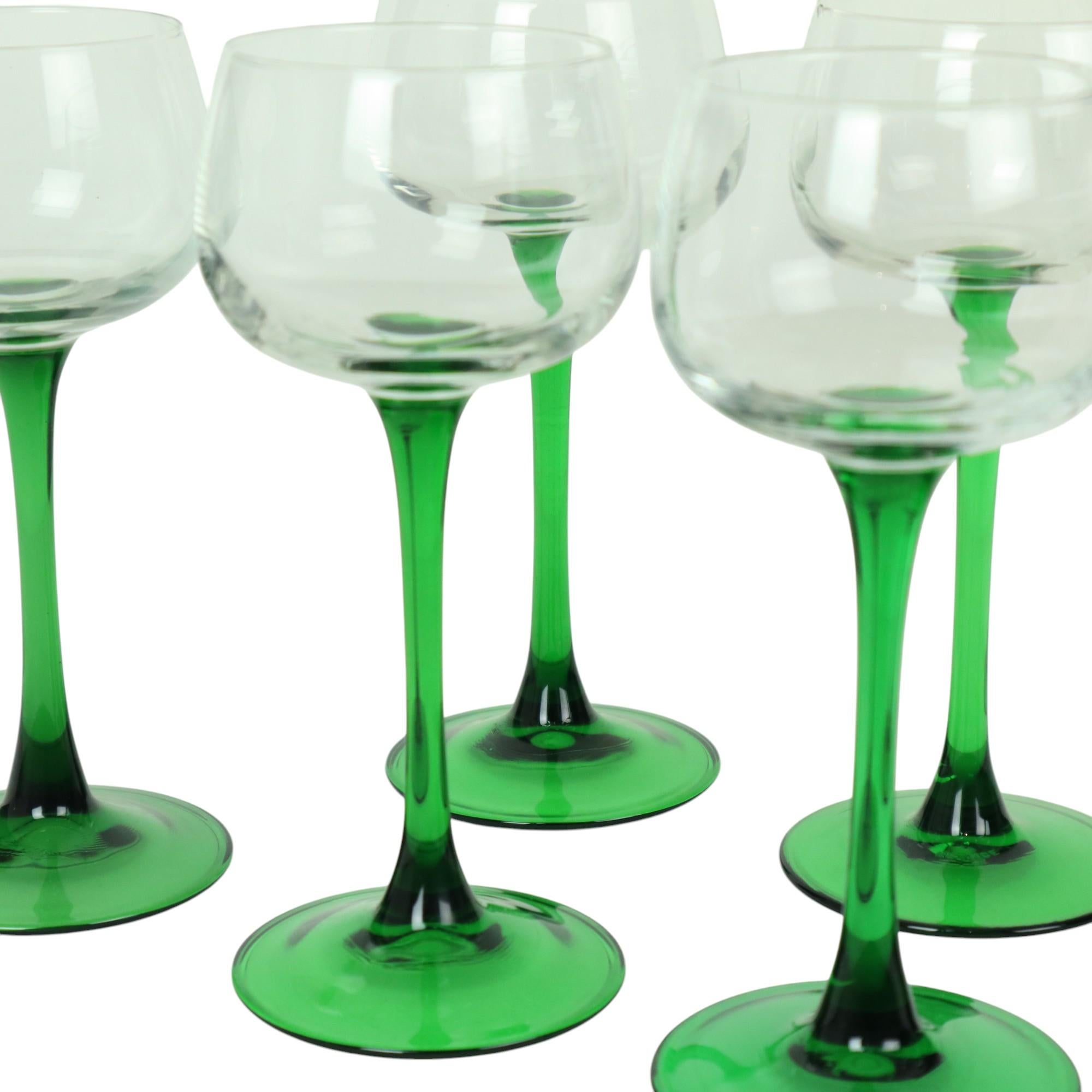 Francese Set di 6 bicchieri da vino vintage Luminarc Alsace con base verde stretta in vendita