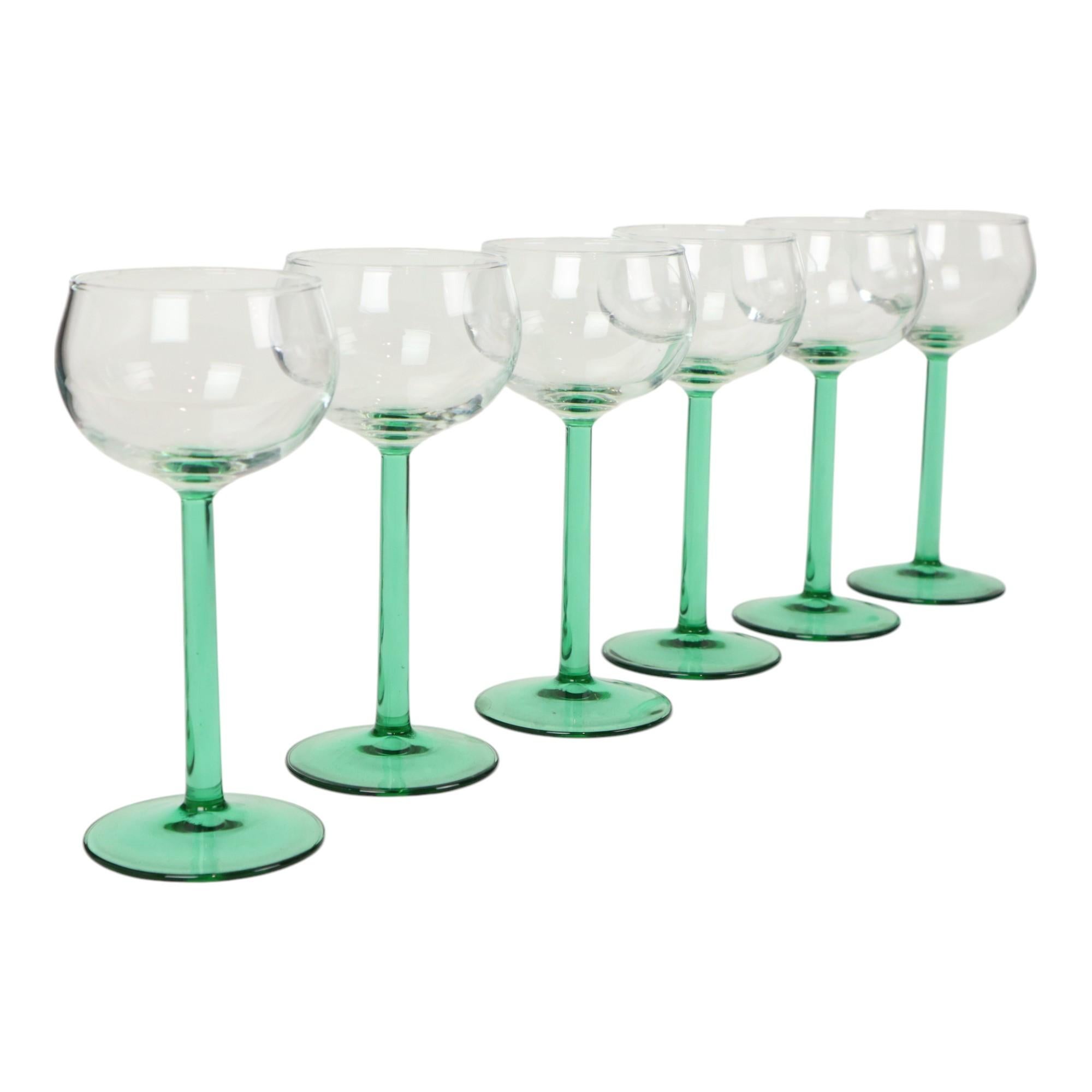Fine XX secolo Set di 6 bicchieri da vino vintage Luminarc Alsace con base verde stretta in vendita