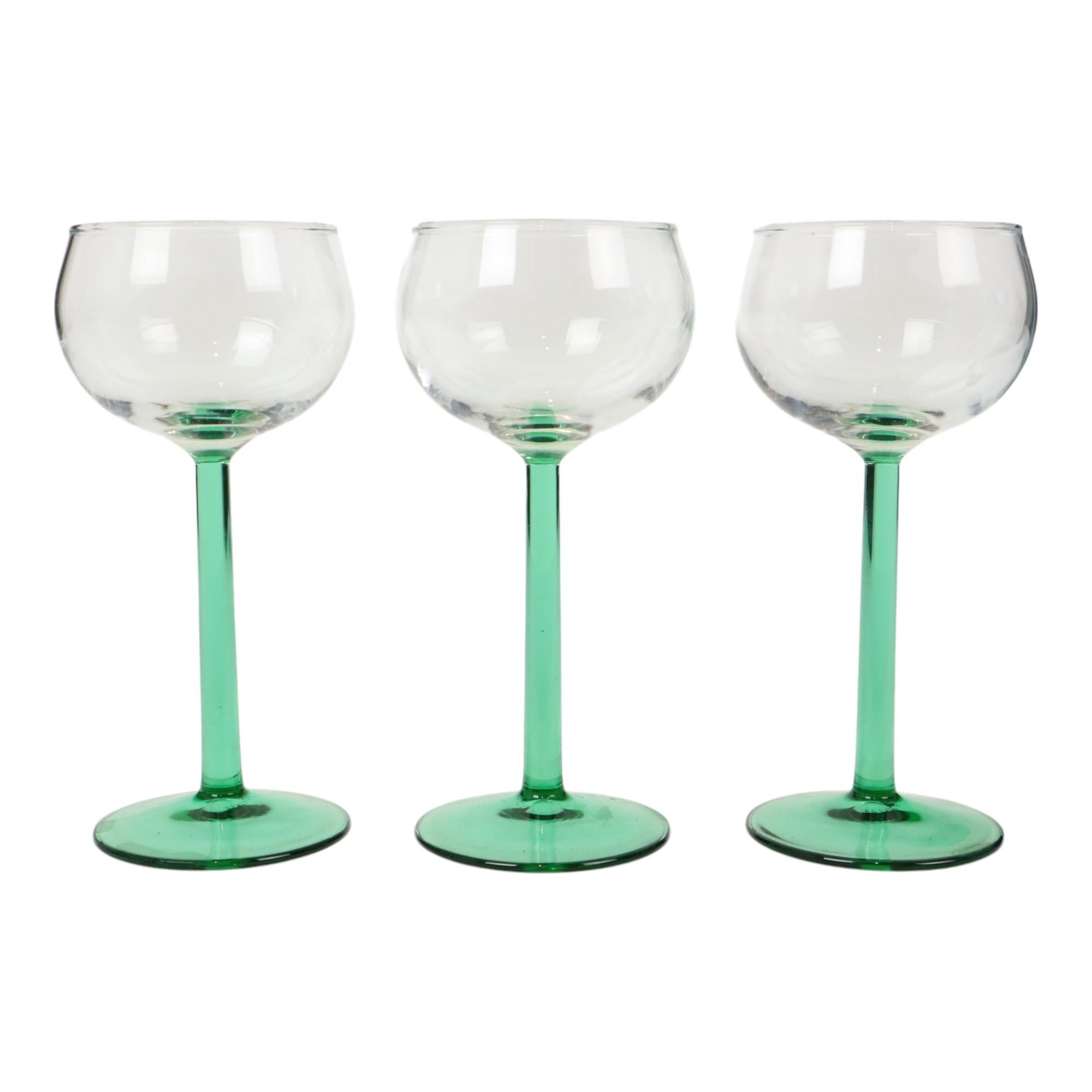 Set di 6 bicchieri da vino vintage Luminarc Alsace con base verde stretta in vendita 1