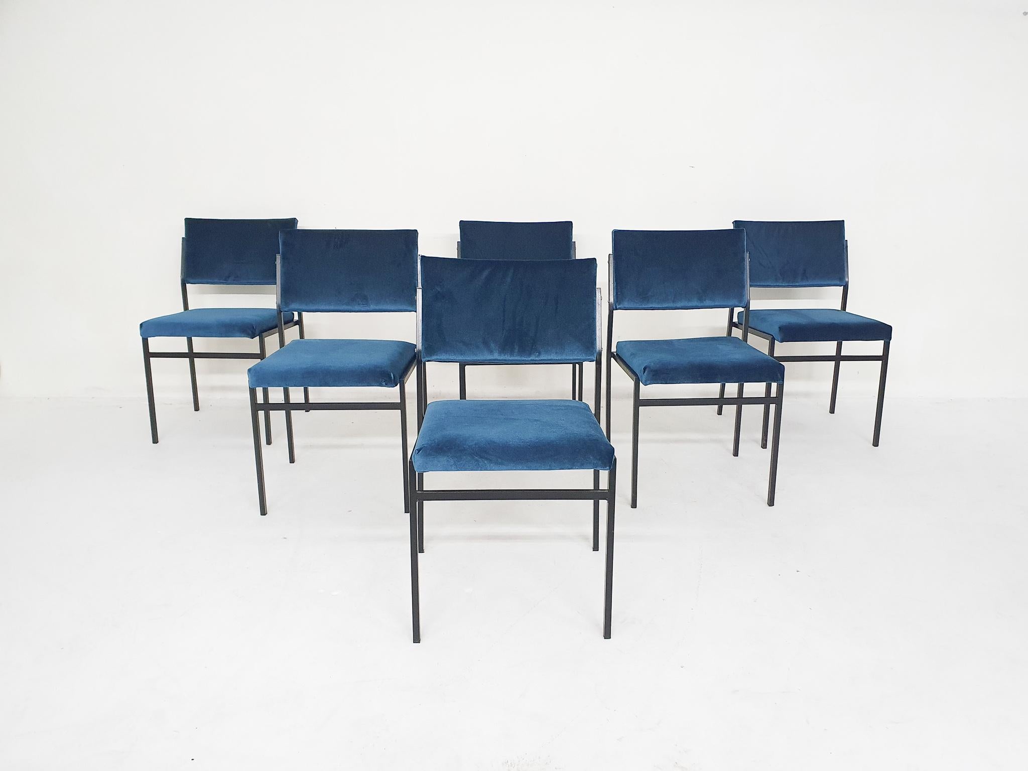 Mid-Century Modern Set of 6 vintage metal stacking chairs in blue velvet The Netherlands 1960's For Sale