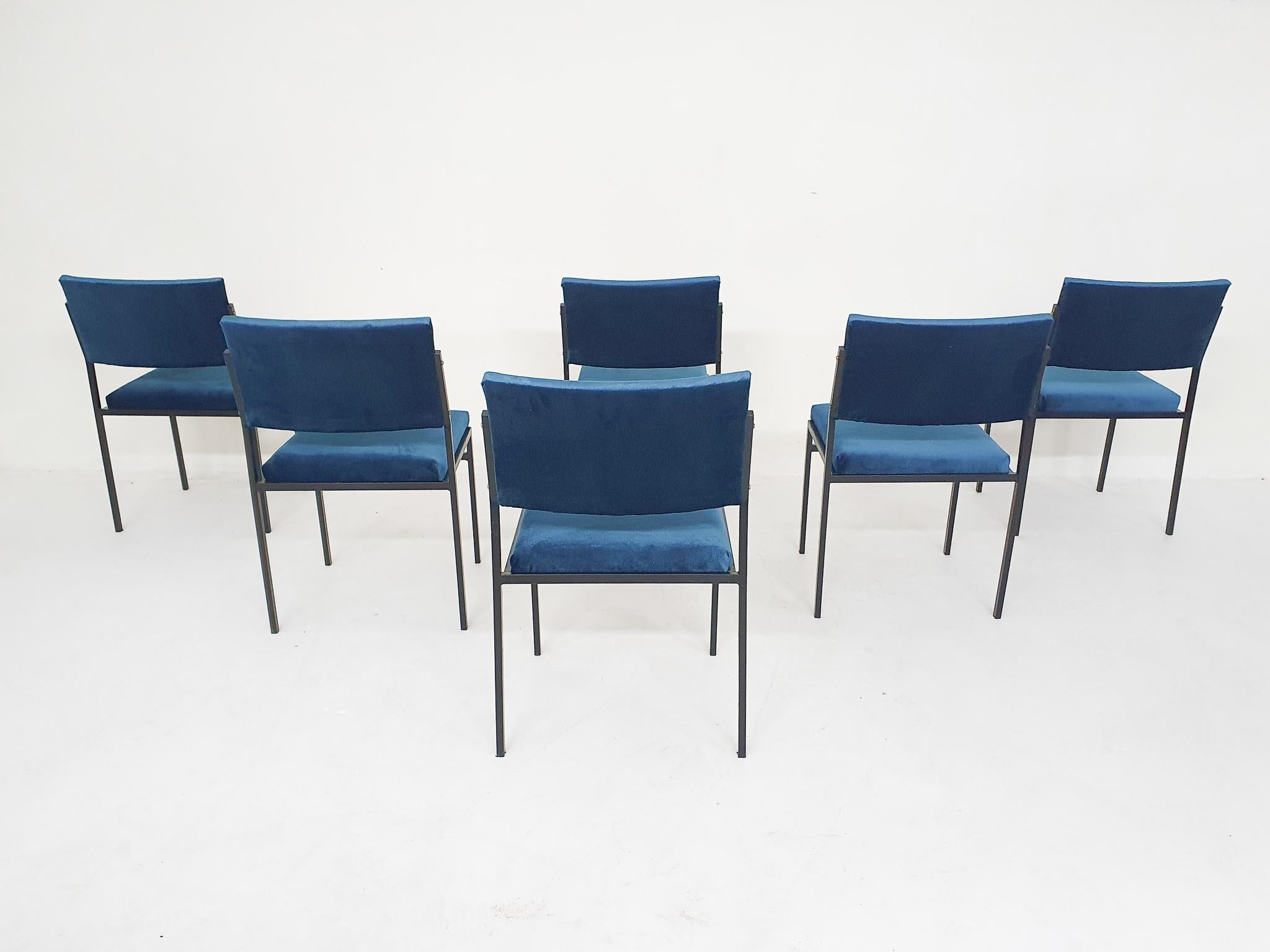 Metal Set of 6 vintage metal stacking chairs in blue velvet The Netherlands 1960's For Sale