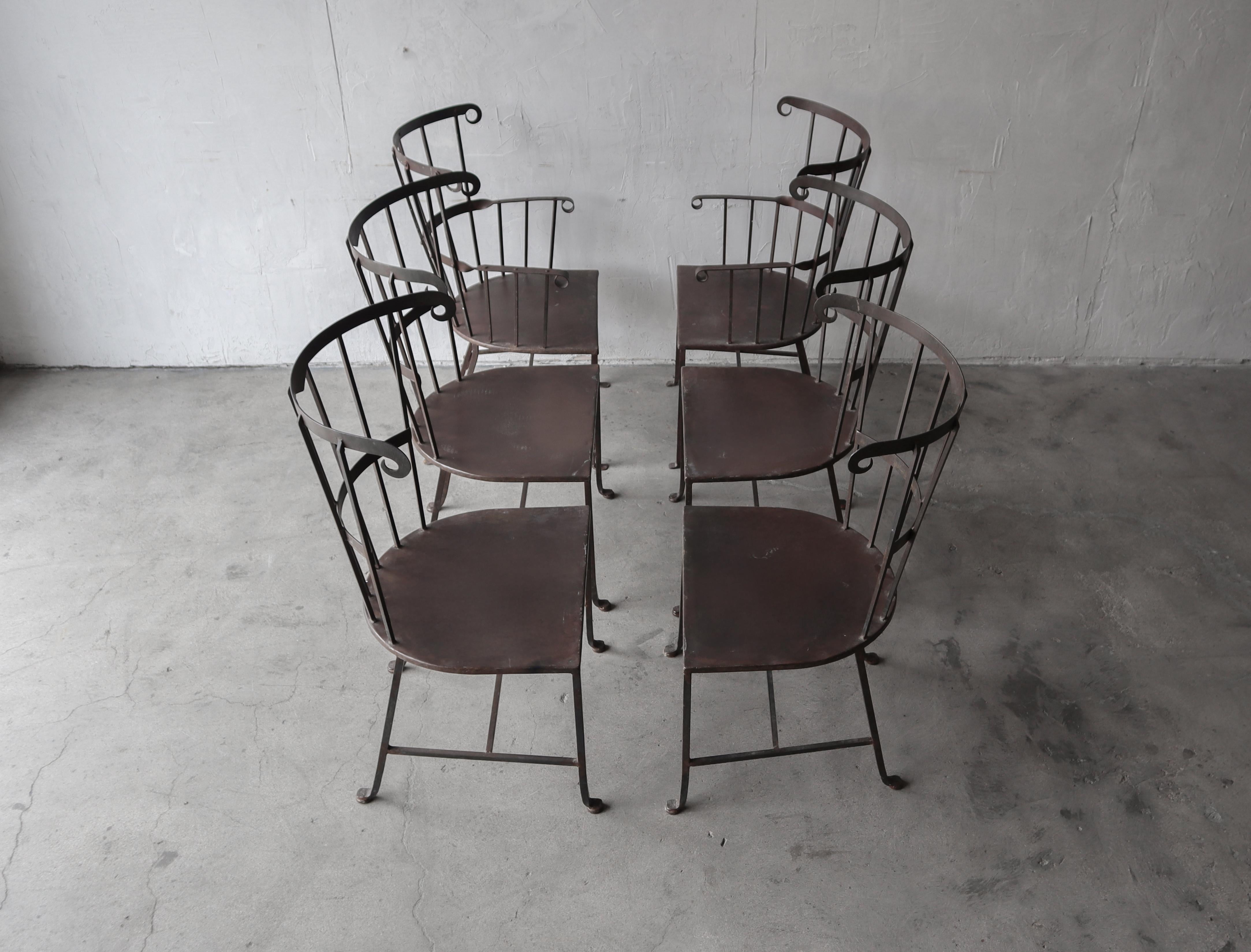 Mid-Century Modern Set of 6 Vintage Metal Windsor Garden Dining Chairs For Sale