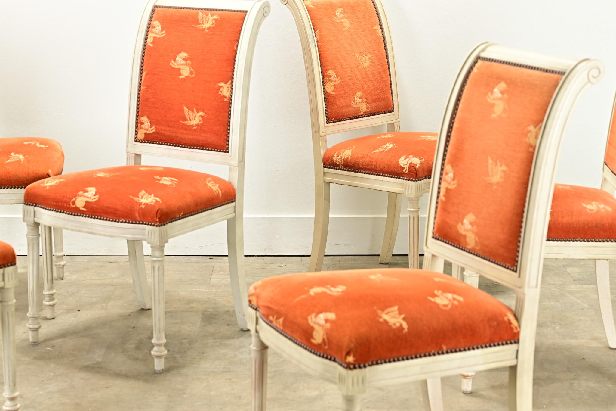 Ensemble de 6 chaises de salle à manger peintes vintage en vente 2