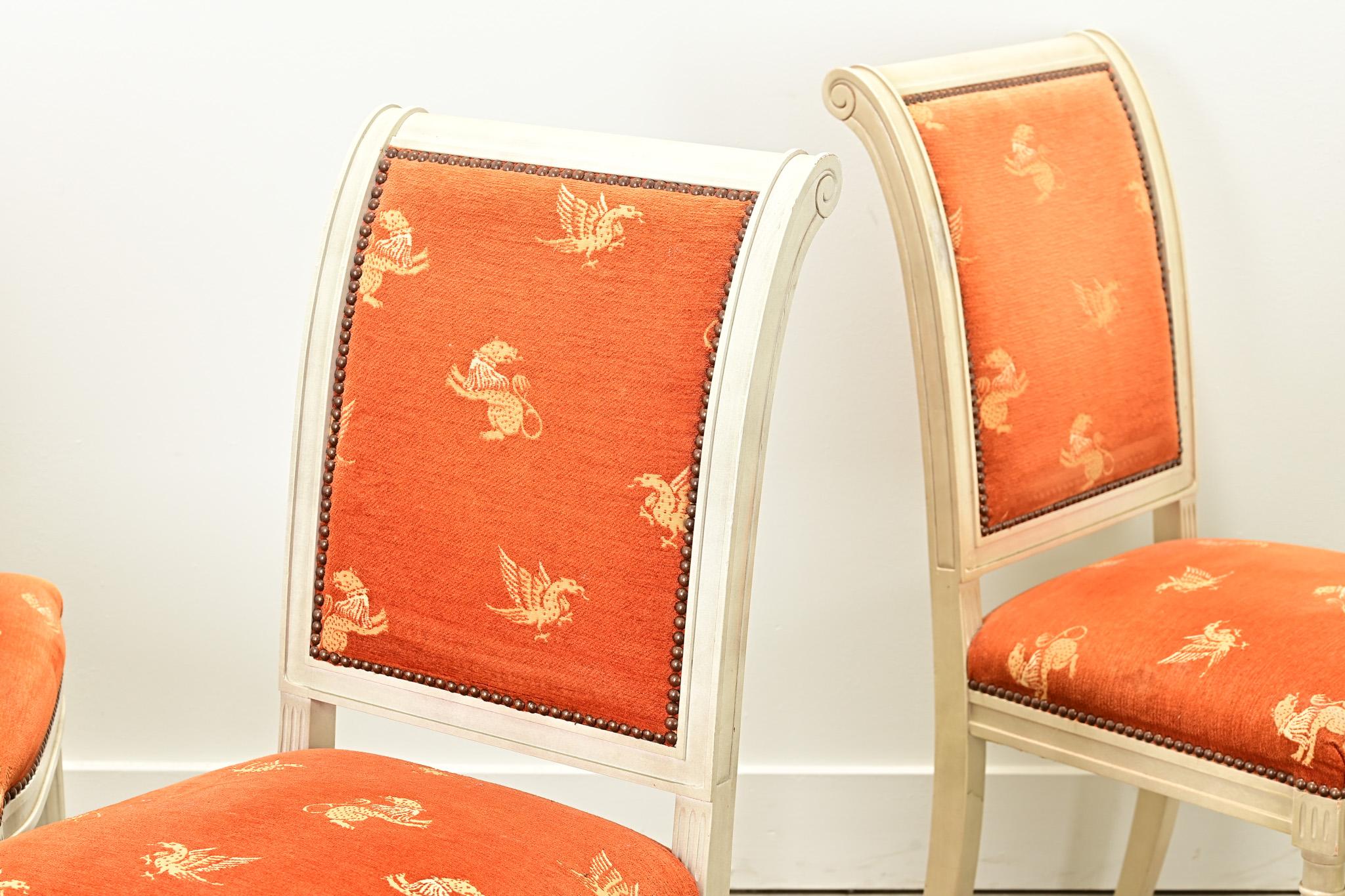 Ensemble de 6 chaises de salle à manger peintes vintage en vente 8