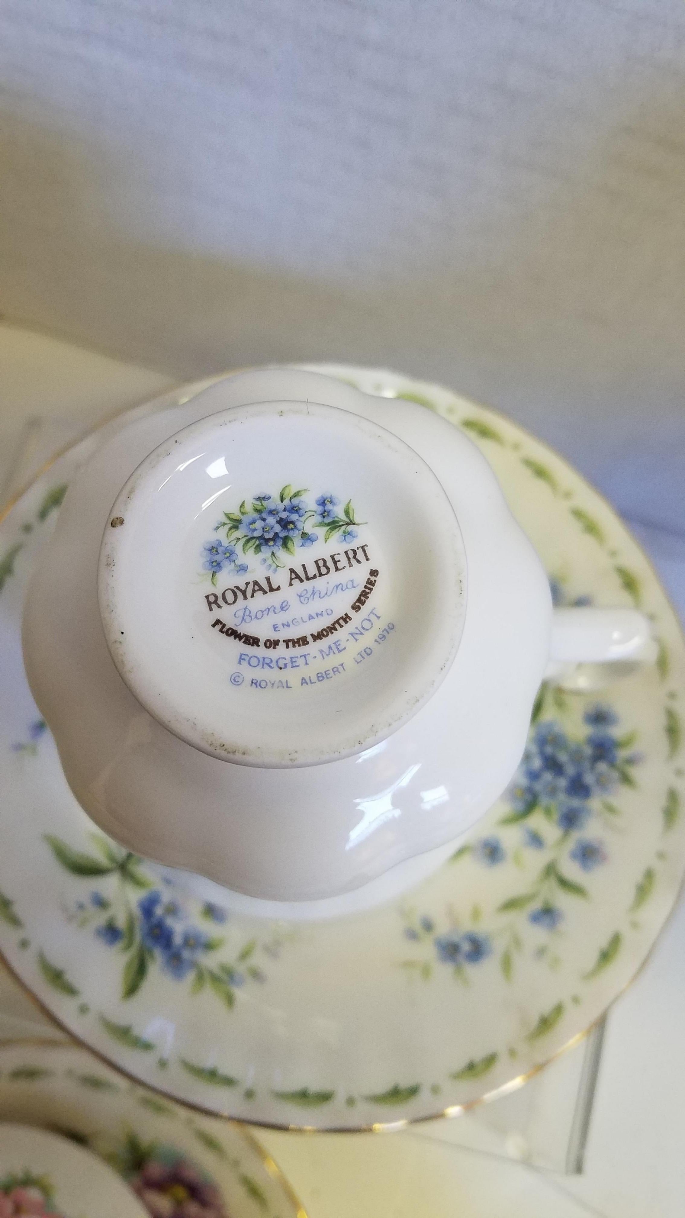 Set of 6 Vintage Royal Albert Flowers of the Month Teacup or Saucer For Sale 2