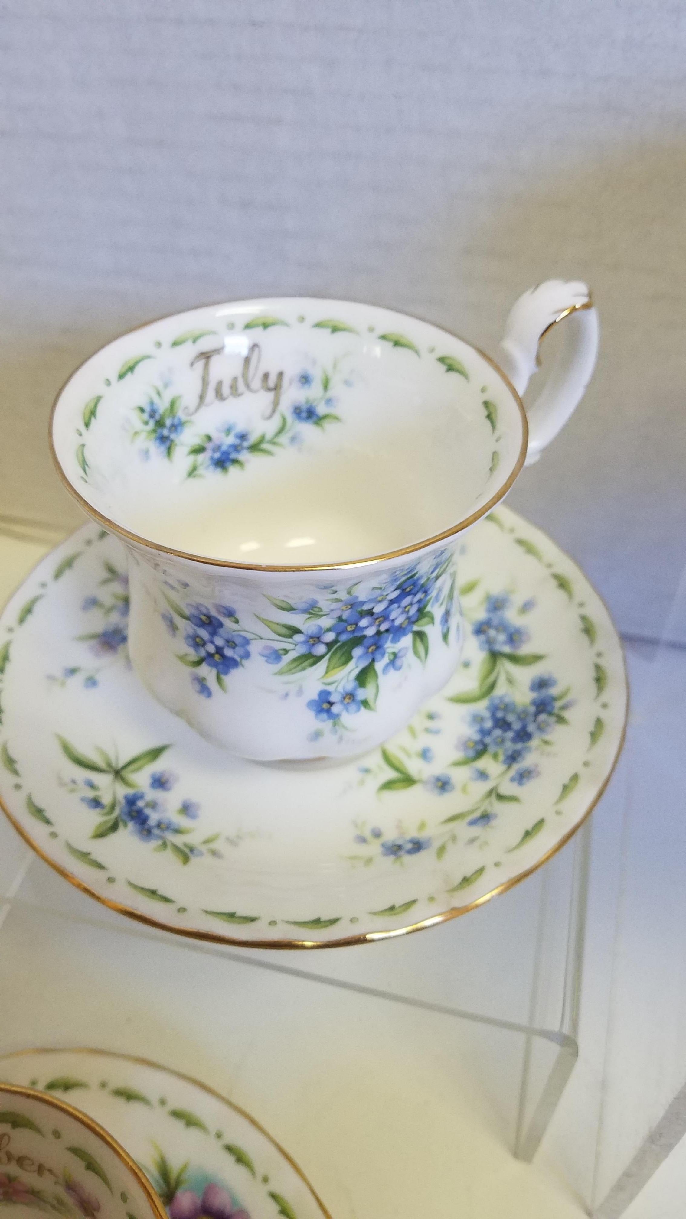 Set of 6 Vintage Royal Albert Flowers of the Month Teacup or Saucer In Good Condition For Sale In Livingston, NJ