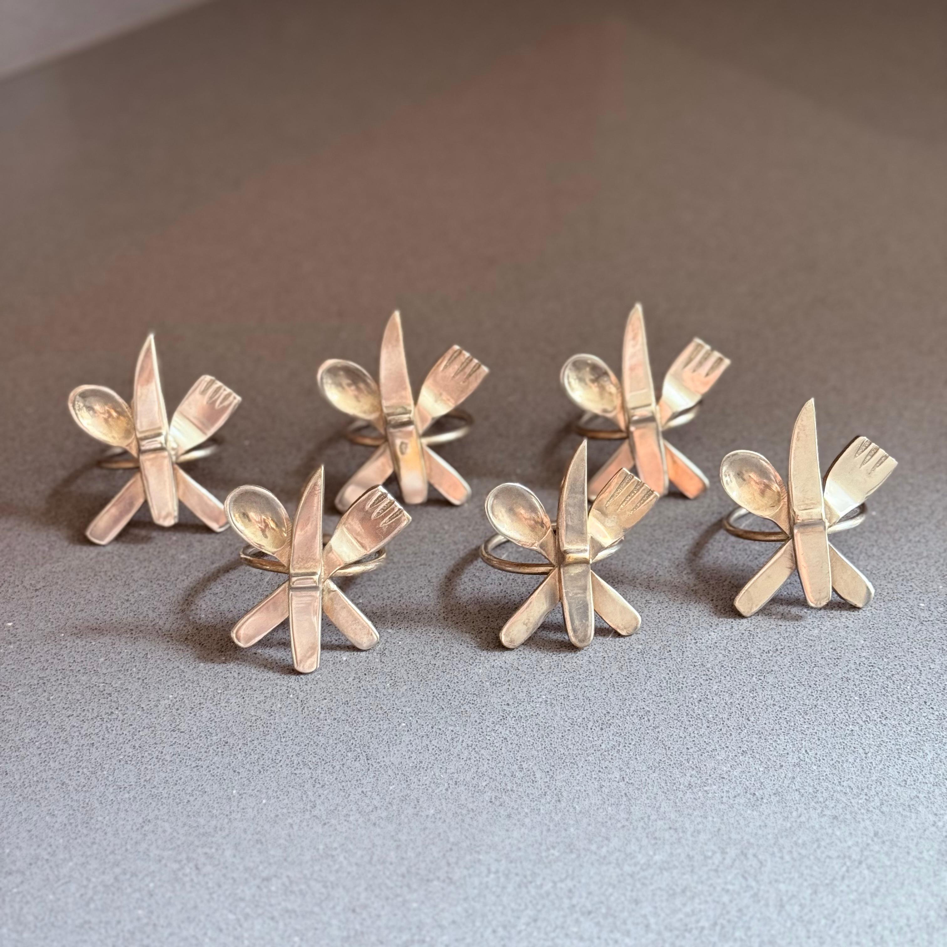 6er-Set Vintage versilberte Serviettenringe im Besteck-Design Gabel, Messer Löffel (Frühes 20. Jahrhundert) im Angebot