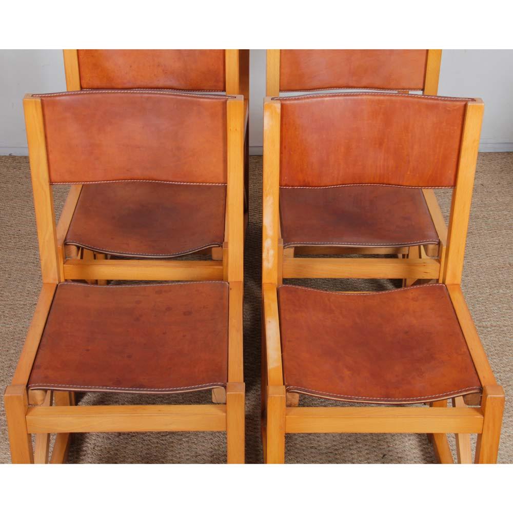 Français Ensemble de 6 chaises vintage en bois massif et cuir, 1980 en vente