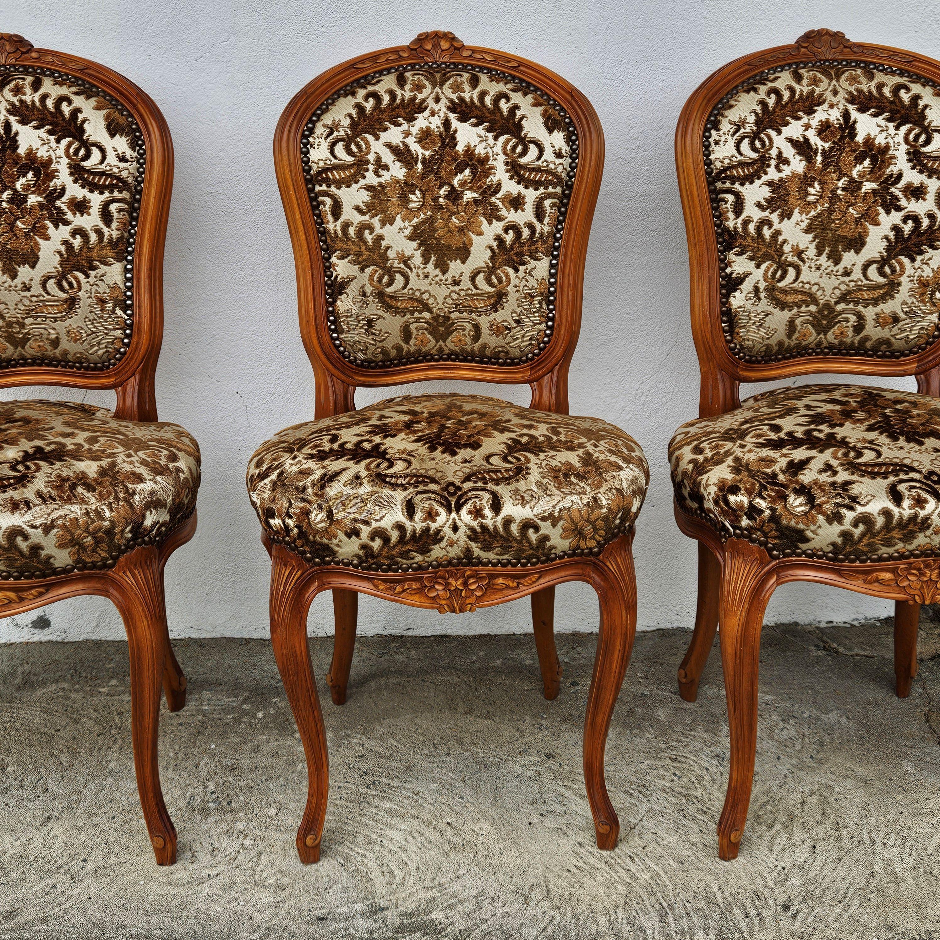 Set of 6 vintage upholstered Dining Chairs-Style Louis XV-70s For Sale 4