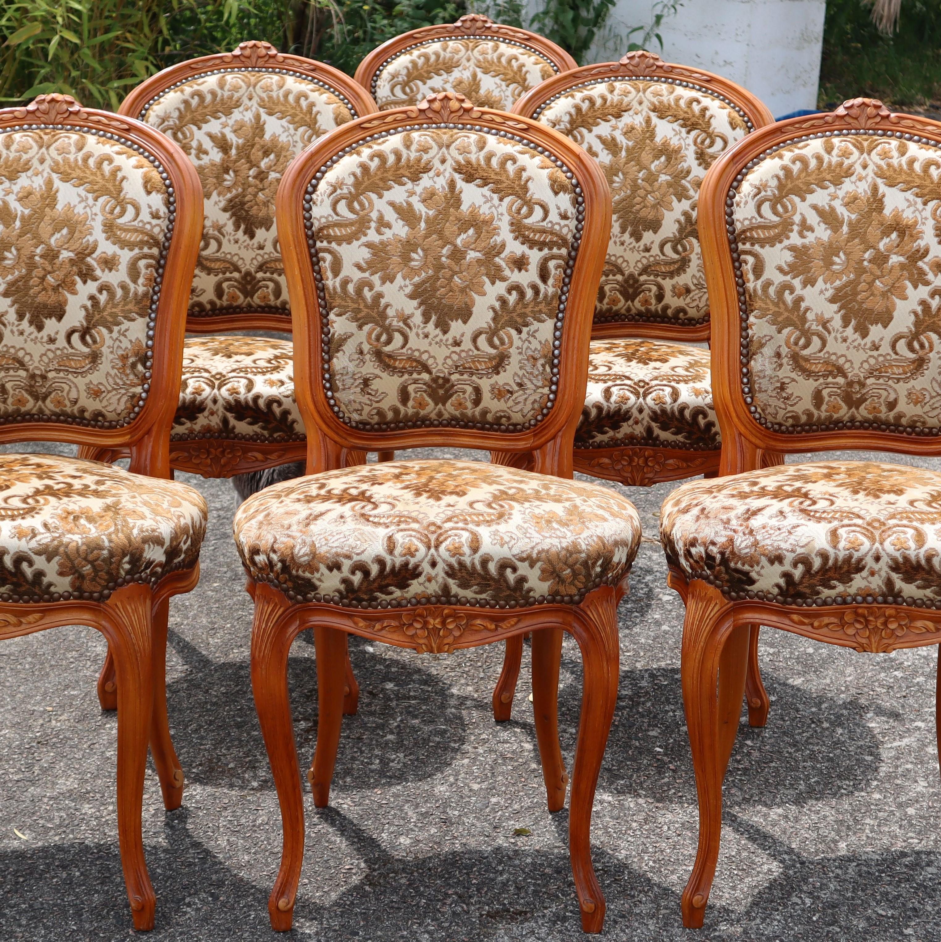 Carved Set of 6 vintage upholstered Dining Chairs-Style Louis XV-70s For Sale