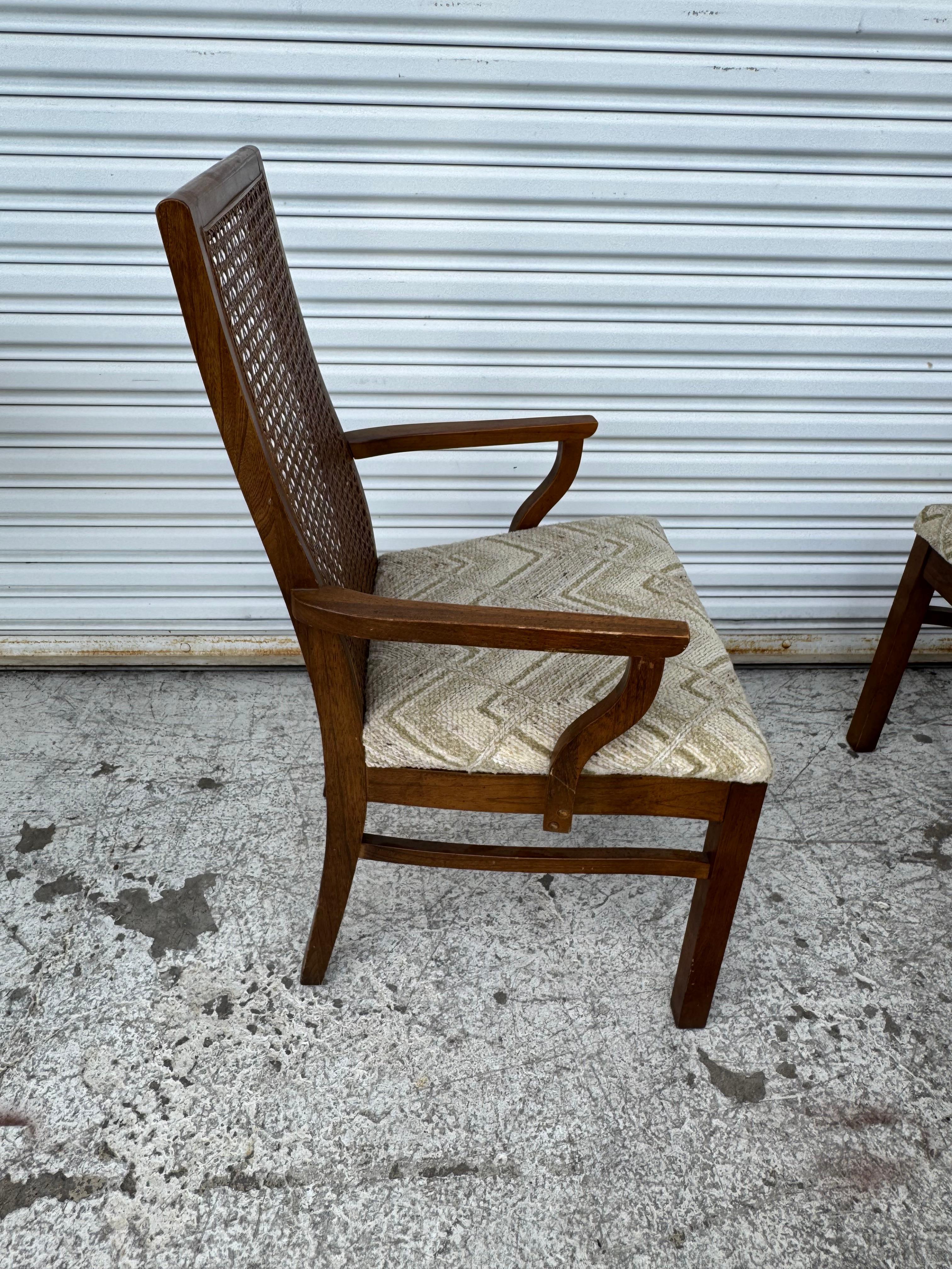 Juego de 6 sillas de comedor con respaldo de caña de nogal vintage by Drexel Regencia de Hollywood en venta