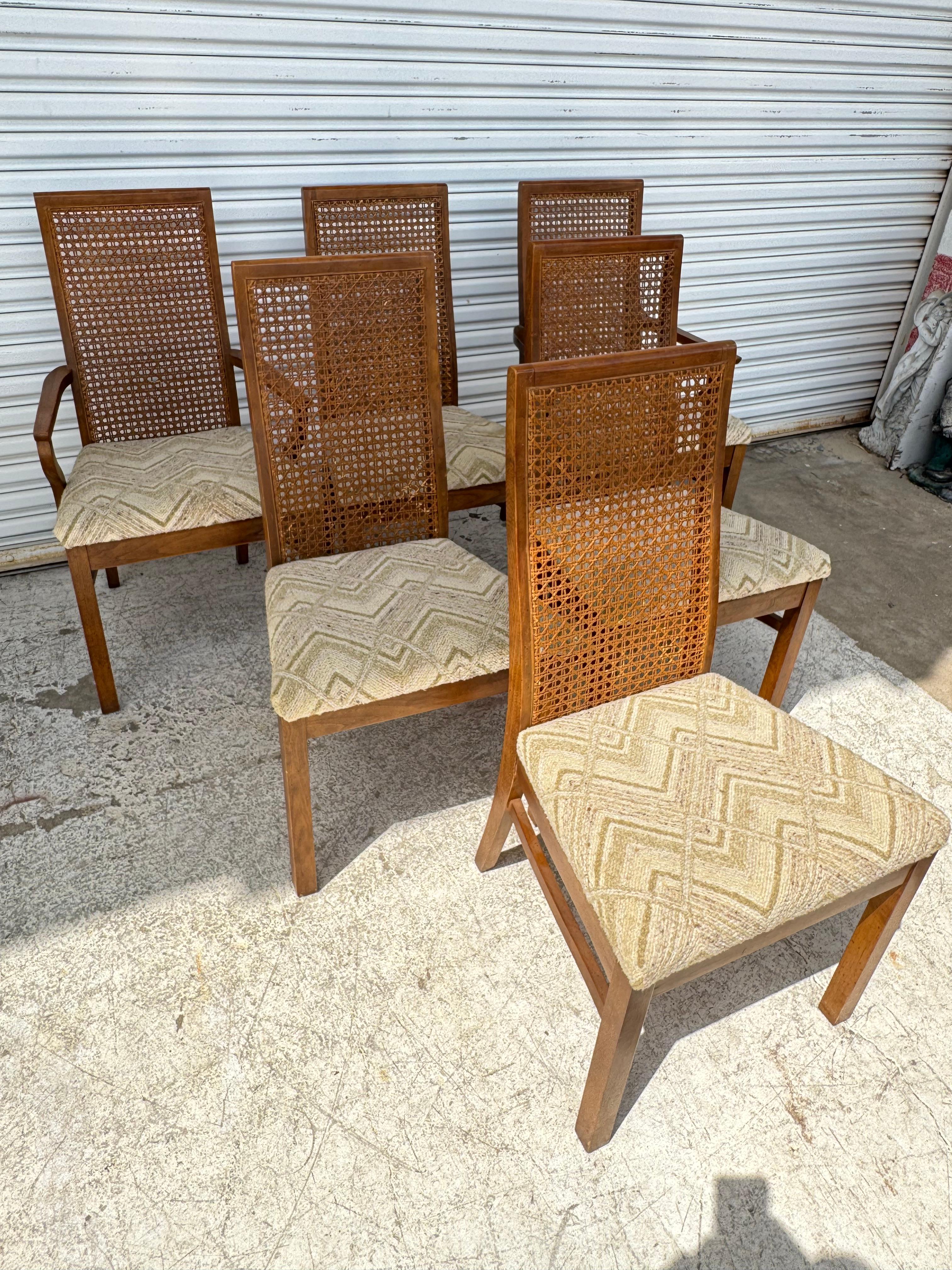 Juego de 6 sillas de comedor con respaldo de caña de nogal vintage by Drexel en Bueno estado para la venta en Pasadena, TX