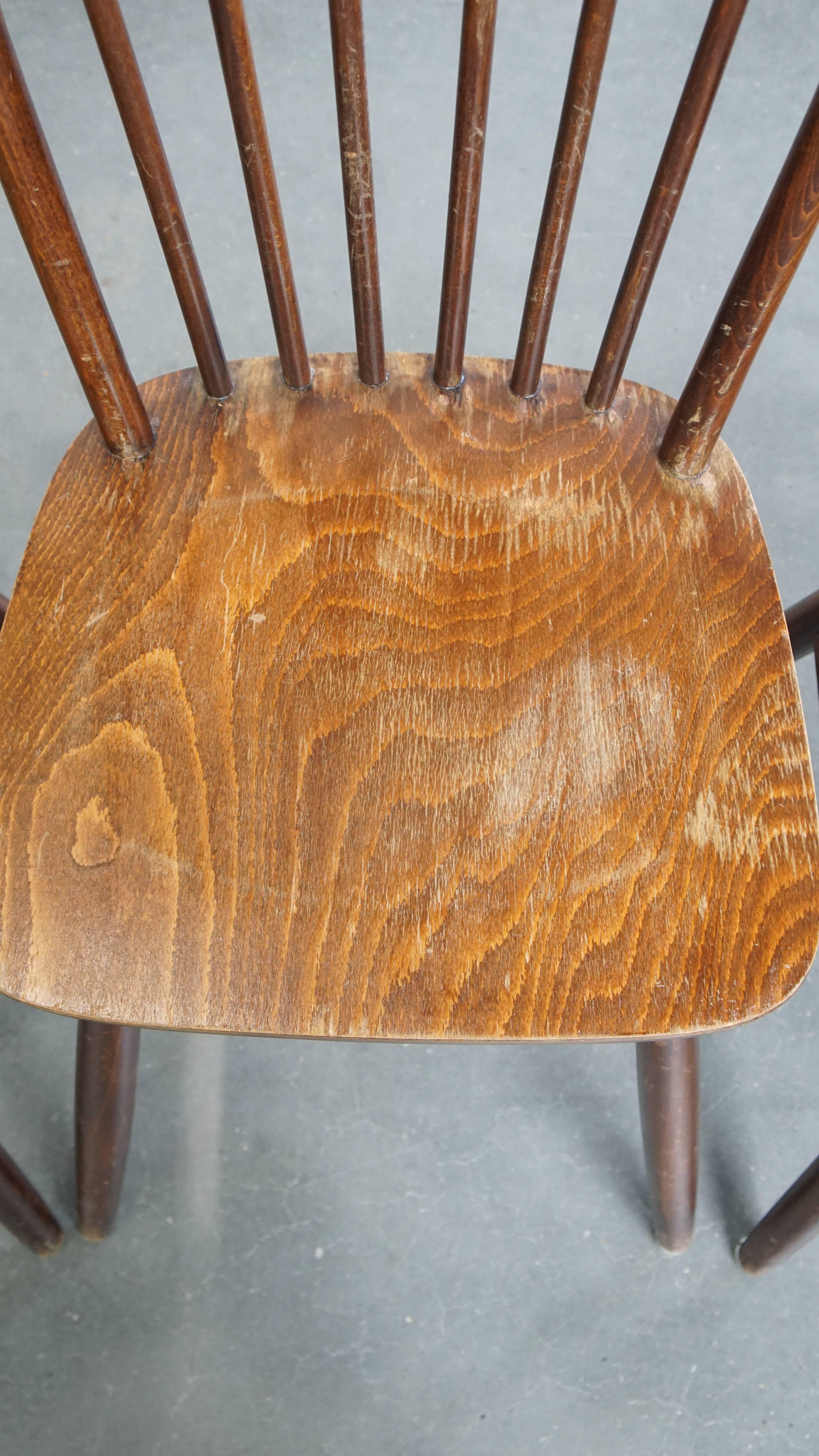 Ensemble de 6 chaises Windsor en bois de style anglais des années 1970 en vente 3