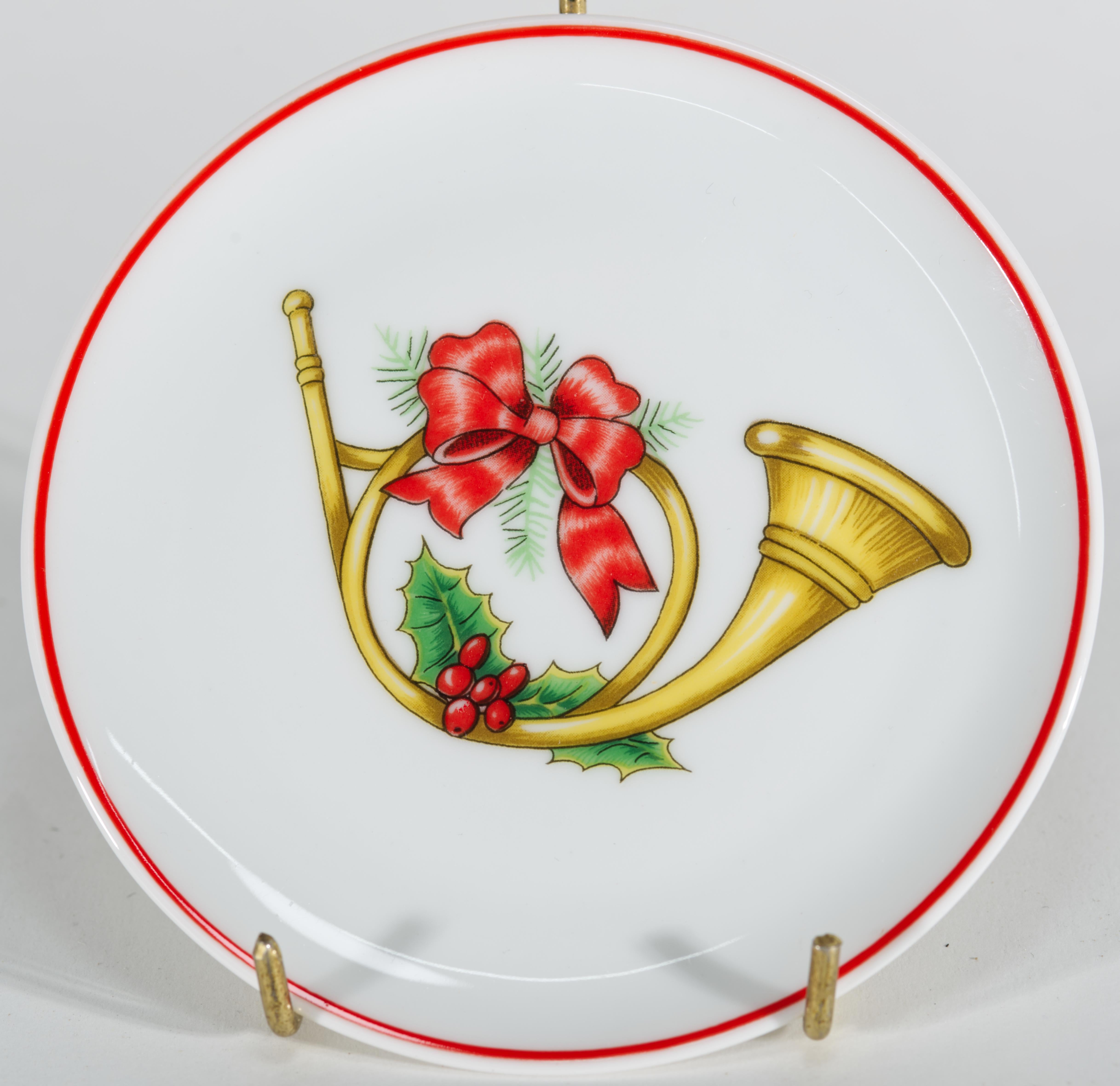 Set of 6 Vista Alegre Christmas Magic Coasters, Vintage 1980s In Good Condition For Sale In Clifton Springs, NY