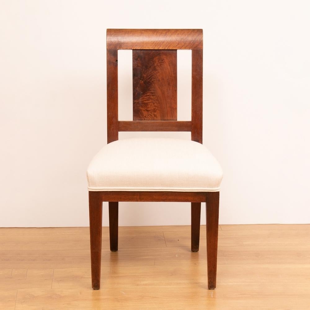 European Set of 6 Walnut Dining Chairs, 20th Century For Sale