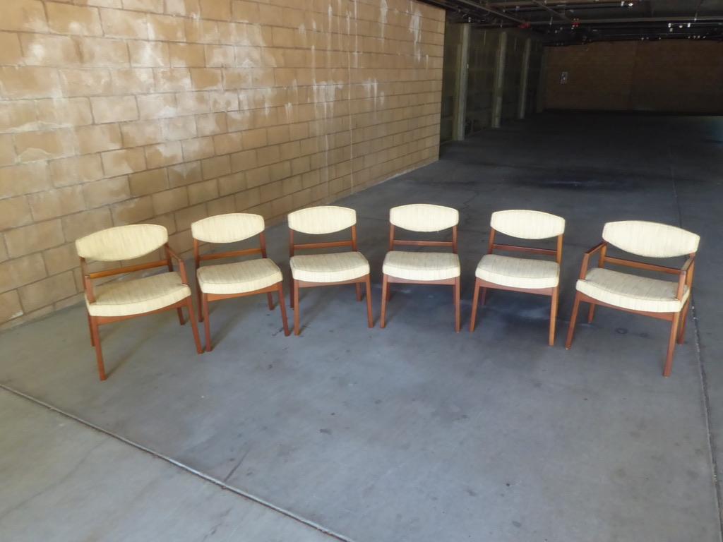 Mid-Century Modern Set of 6 Walnut Framed Dining Chairs Designed by George Nelson for Herman Miller For Sale