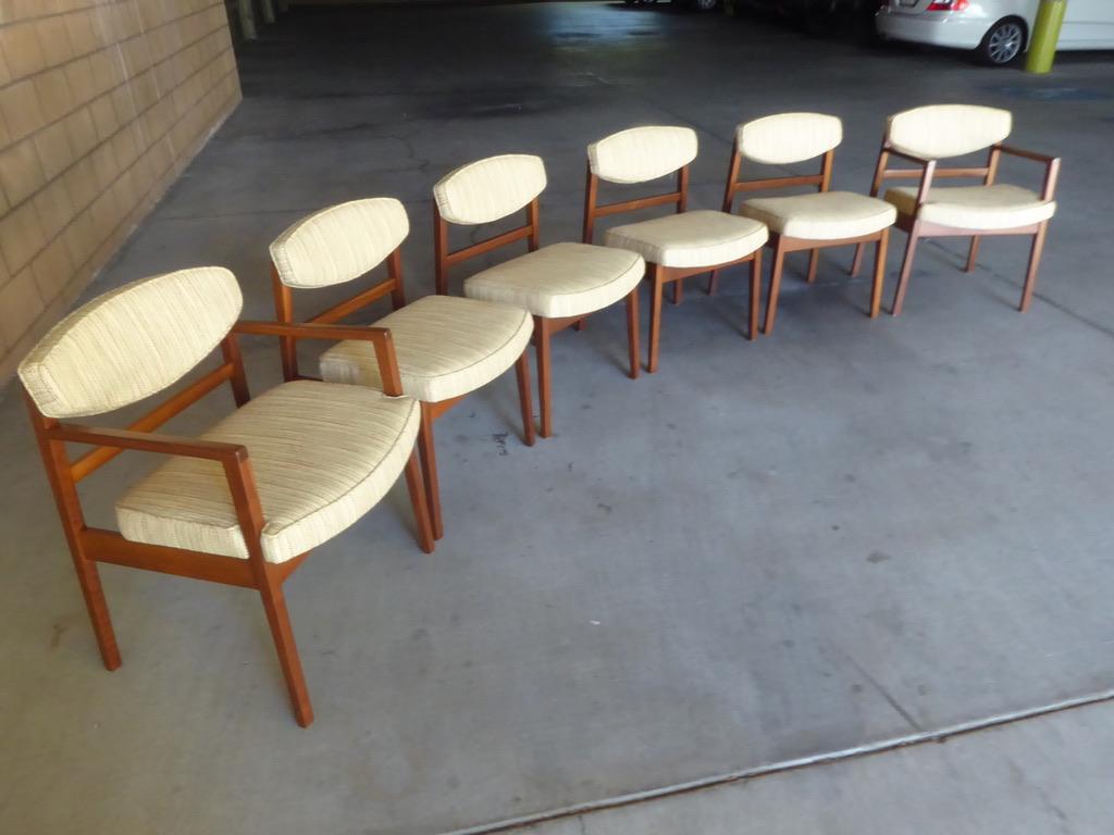 Set of 6 Walnut Framed Dining Chairs Designed by George Nelson for Herman Miller In Good Condition For Sale In Palm Springs, CA