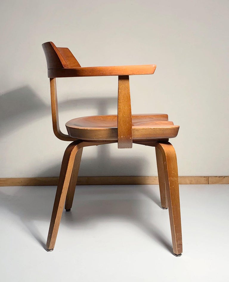 Mid-Century Modern Set of 6 Walter Gropius Chairs for Thonet For Sale