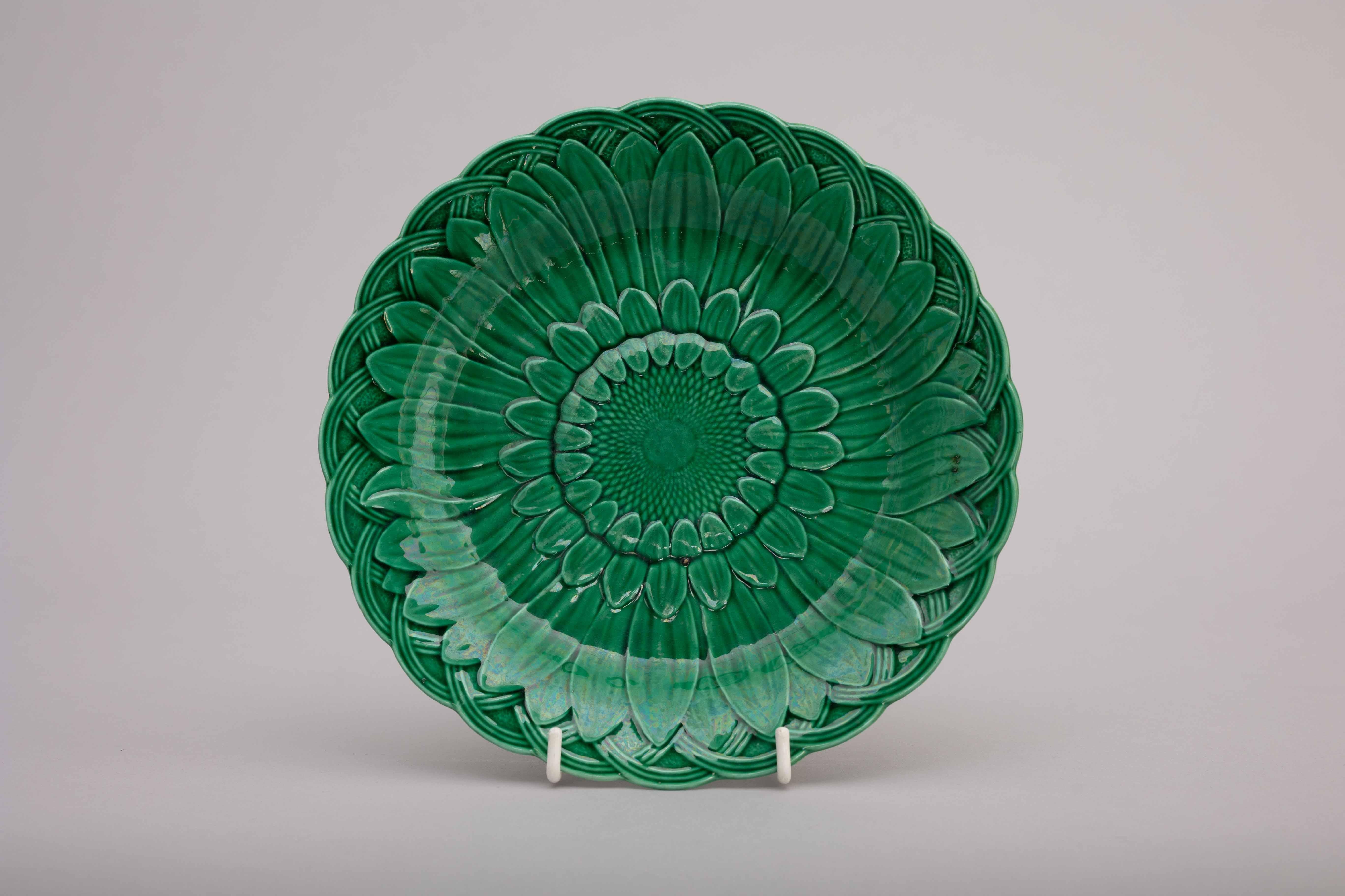 Glazed Set of 6 Wedgwood Green Majolica Aesthetic Movement Sunflower Plates