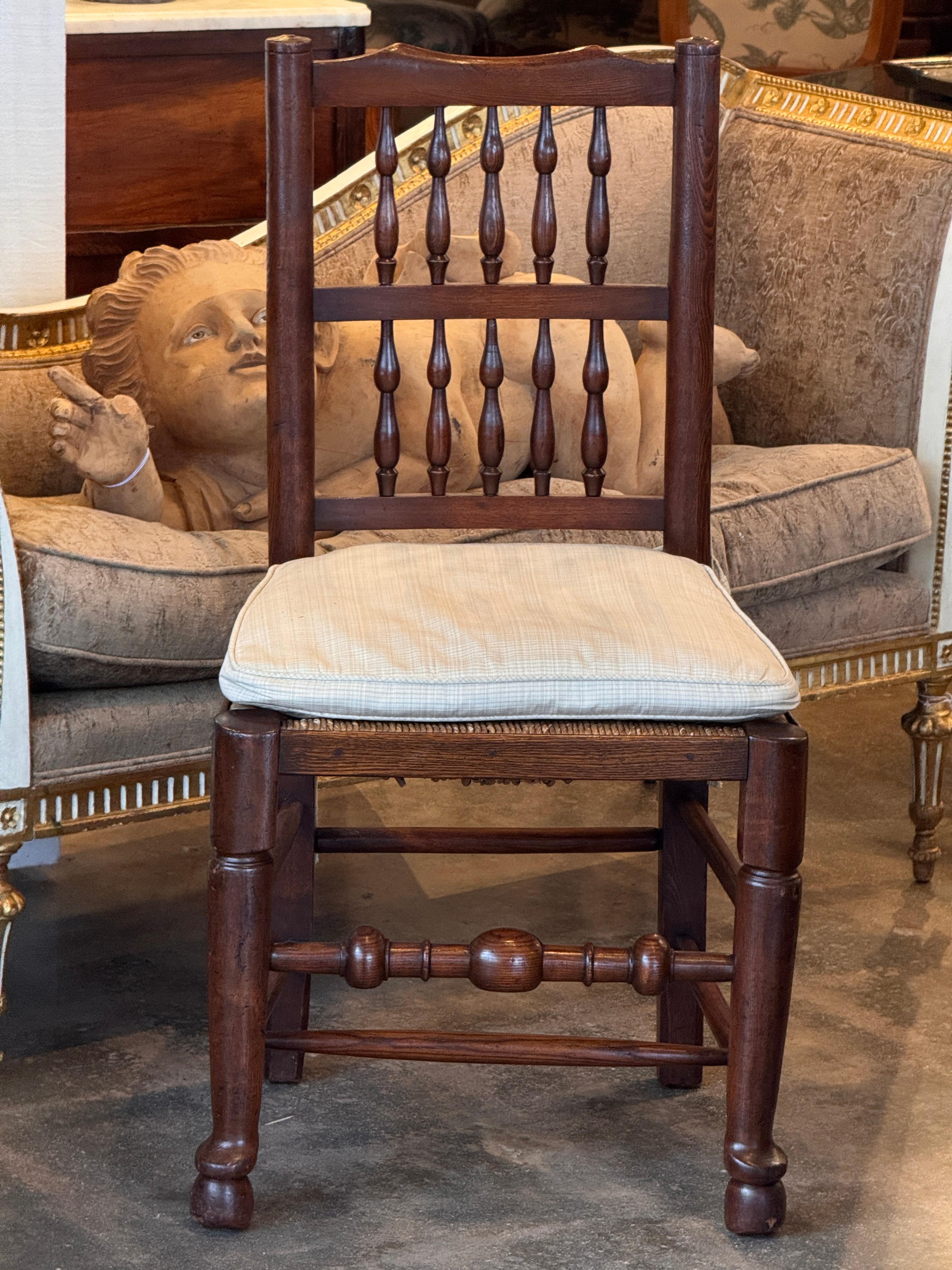 XIX secolo Set of 6 Welsh Spindle-Back Chairs in vendita