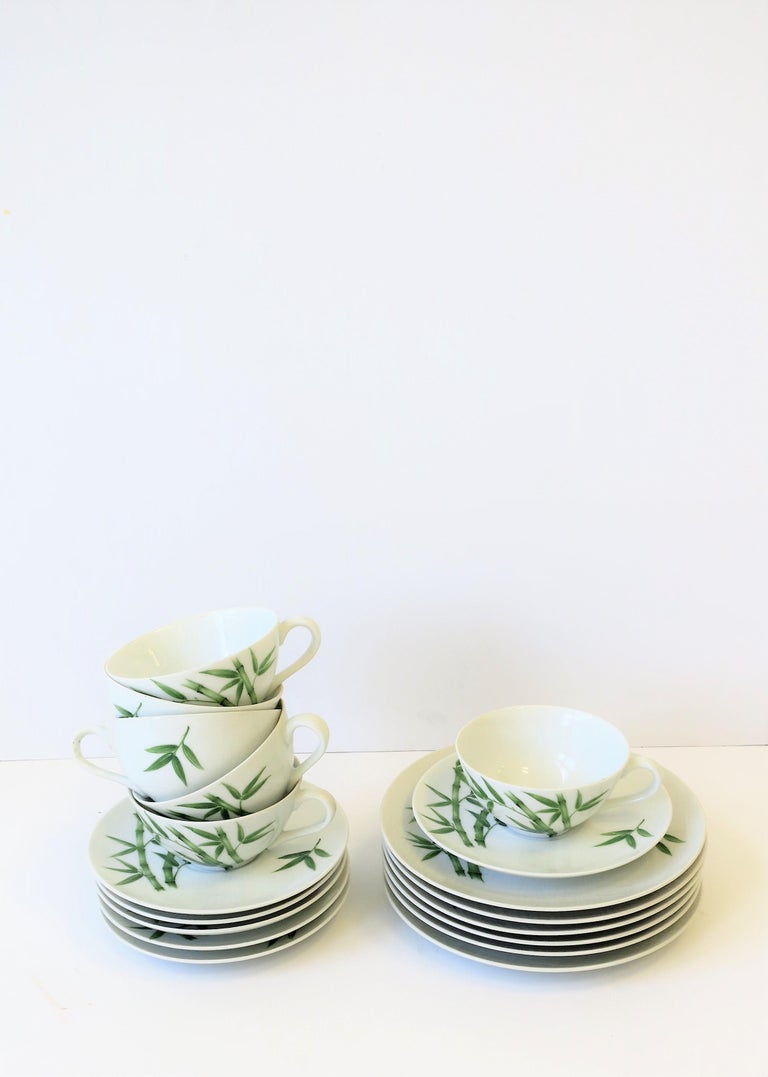 https://a.1stdibscdn.com/set-of-6-white-and-green-porcelain-tea-or-coffee-set-with-bamboo-design-for-sale-picture-9/f_13142/f_157779921565571632532/IMG_7085_2__master.JPG?width=768
