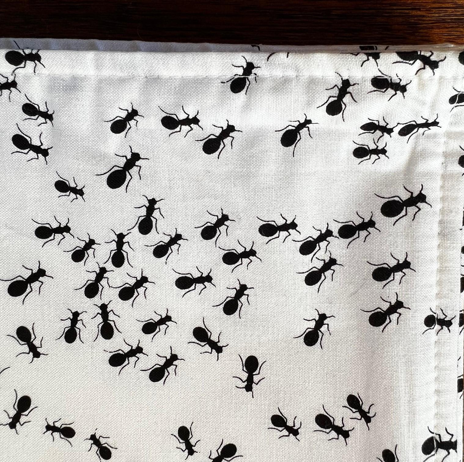 American Set of 6 White Cotton Harvey & Strait Placemats with Black Ants For Sale