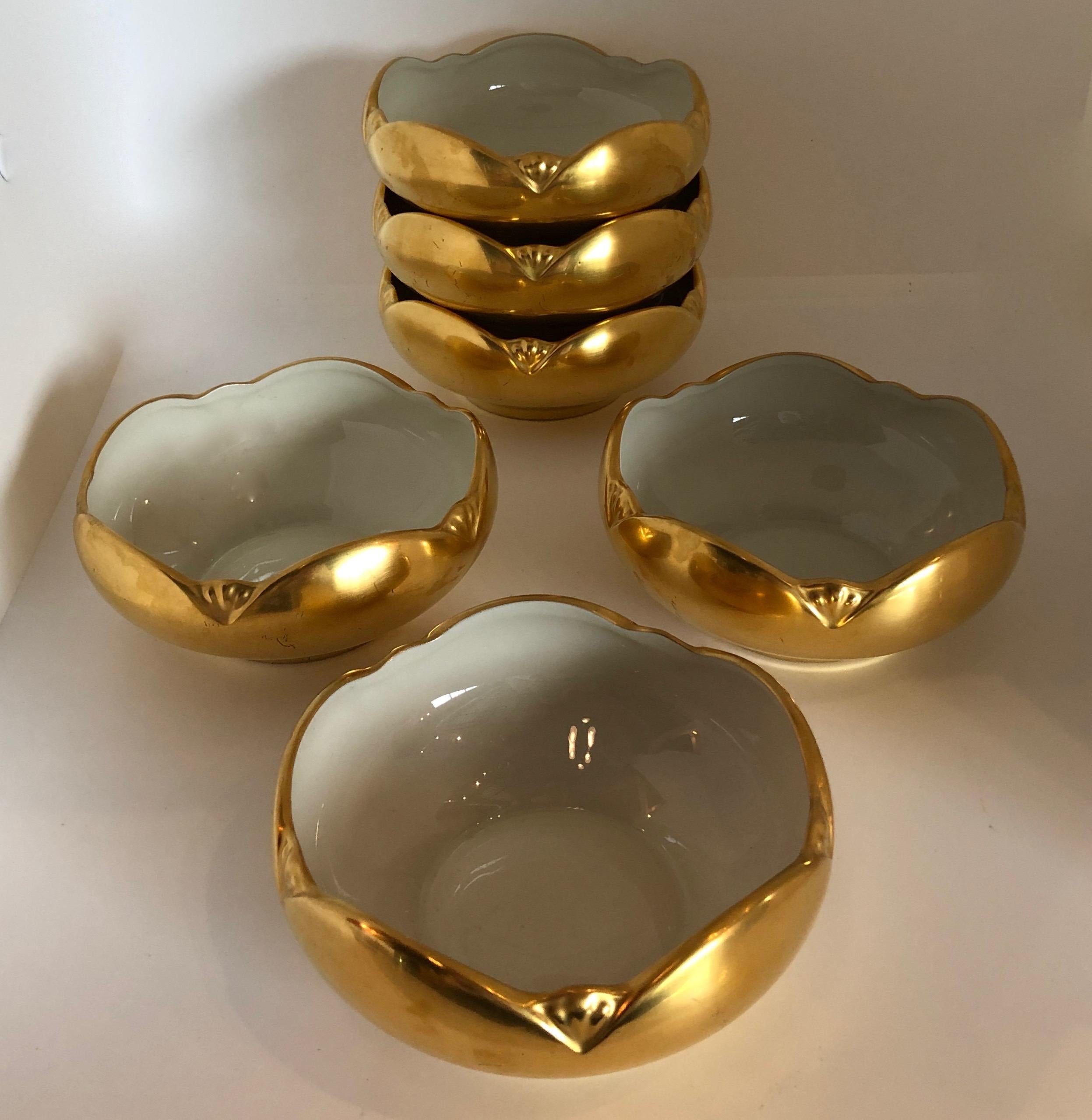 Set of 6 White & Gilt Porcelain Bowls & Coordinating Fondue / Chafing Pot & Lid For Sale 1