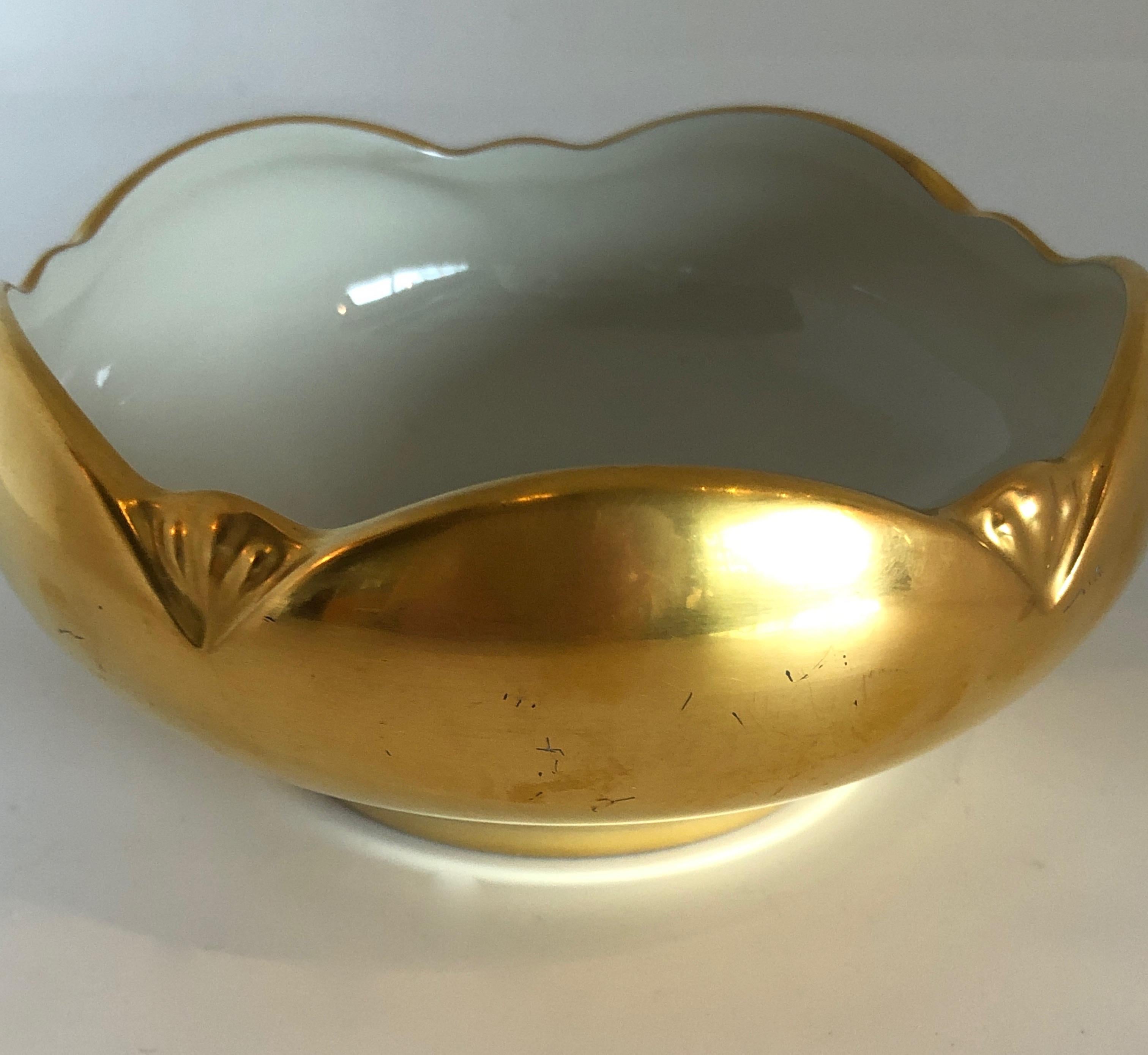 Set of 6 White & Gilt Porcelain Bowls & Coordinating Fondue / Chafing Pot & Lid For Sale 4