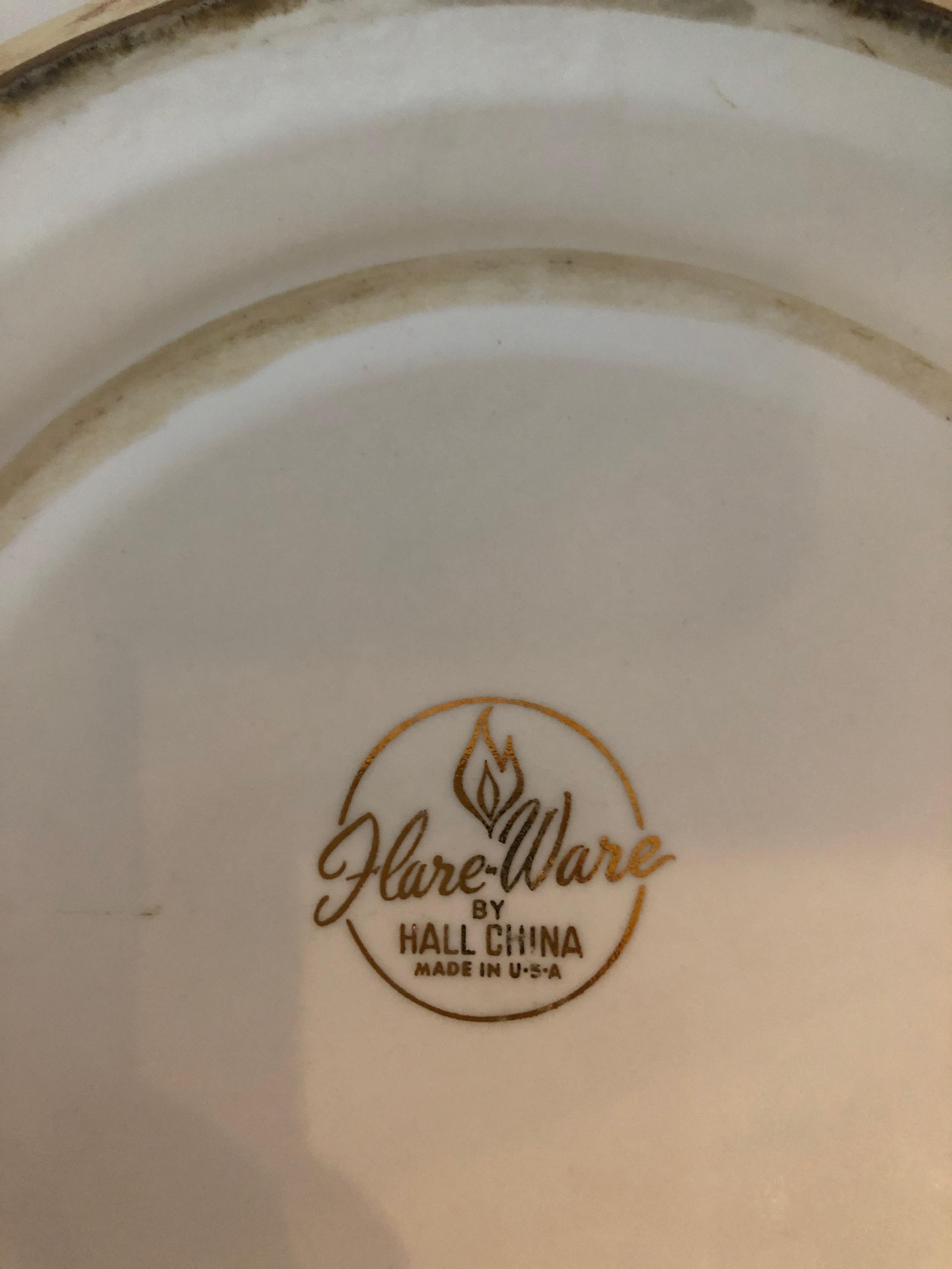 20th Century Set of 6 White & Gilt Porcelain Bowls & Coordinating Fondue / Chafing Pot & Lid For Sale