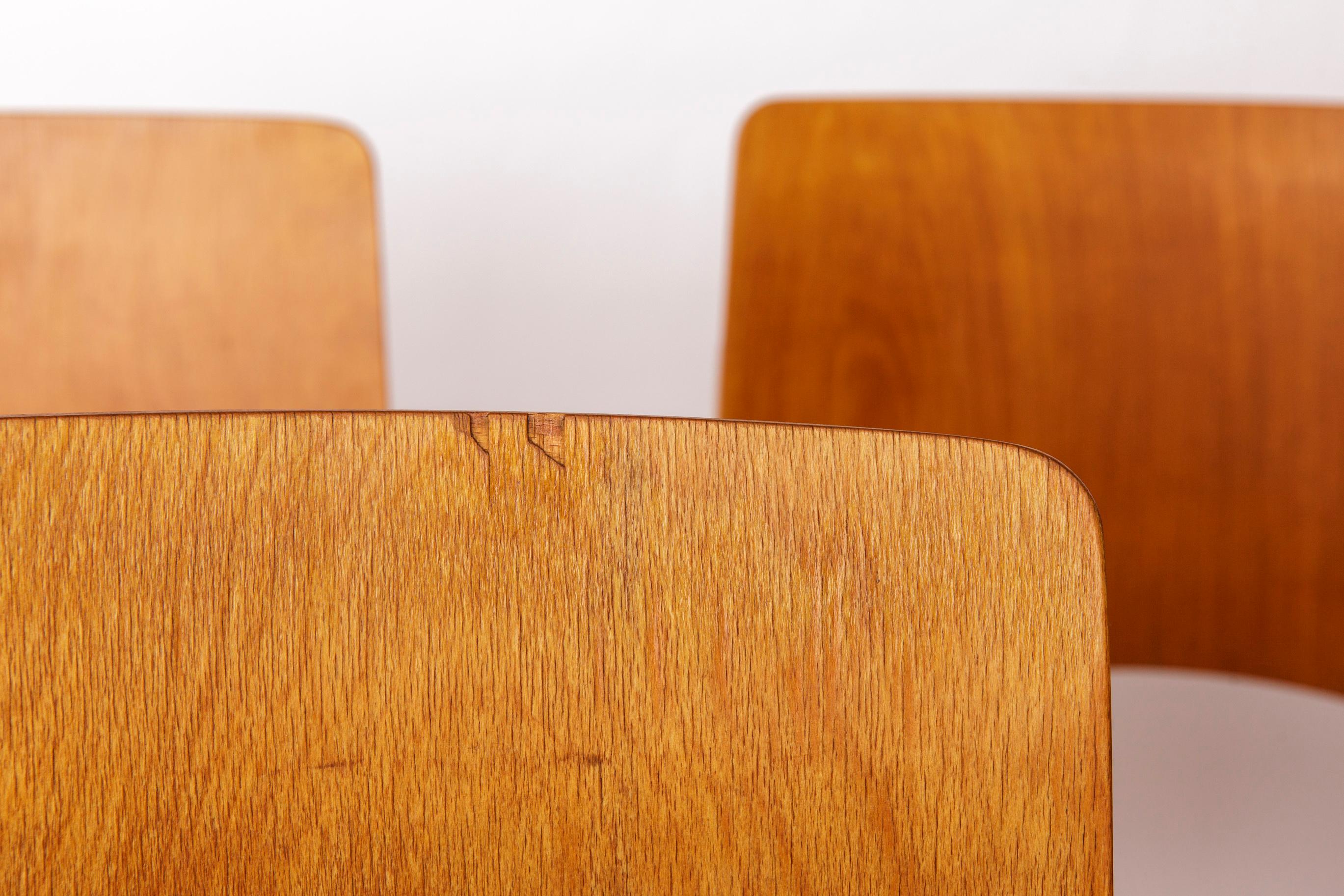 Polished Set of 6 Wilkhahn Stackable Chairs – Beech Wood – Germany 1970s – Vintage Seatin For Sale