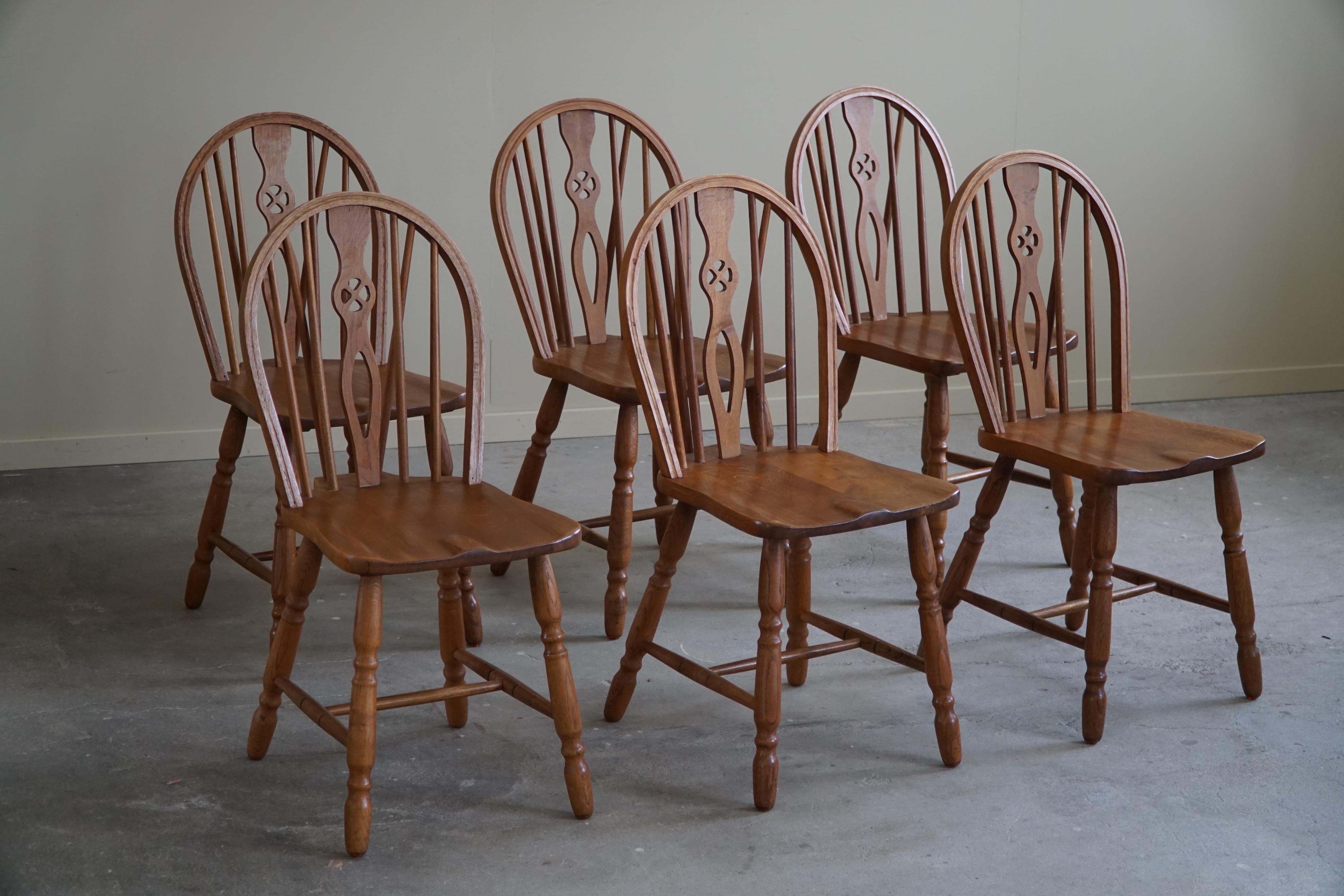 Set of 6 Windsor Dining Room Chairs in Oak, English Edwardian, 19th Century For Sale 14