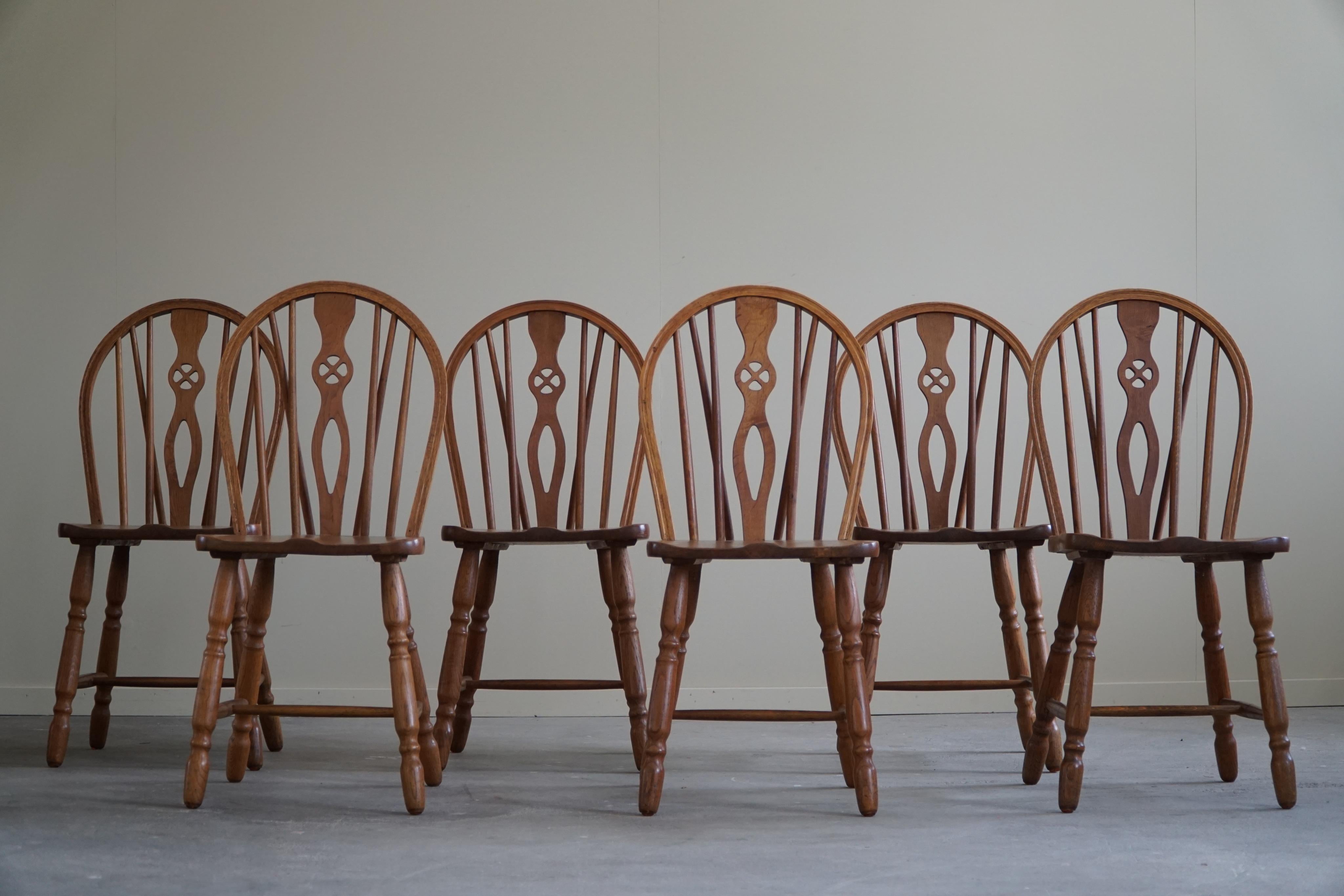 Set of 6 Windsor Dining Room Chairs in Oak, English Edwardian, 19th Century For Sale 17