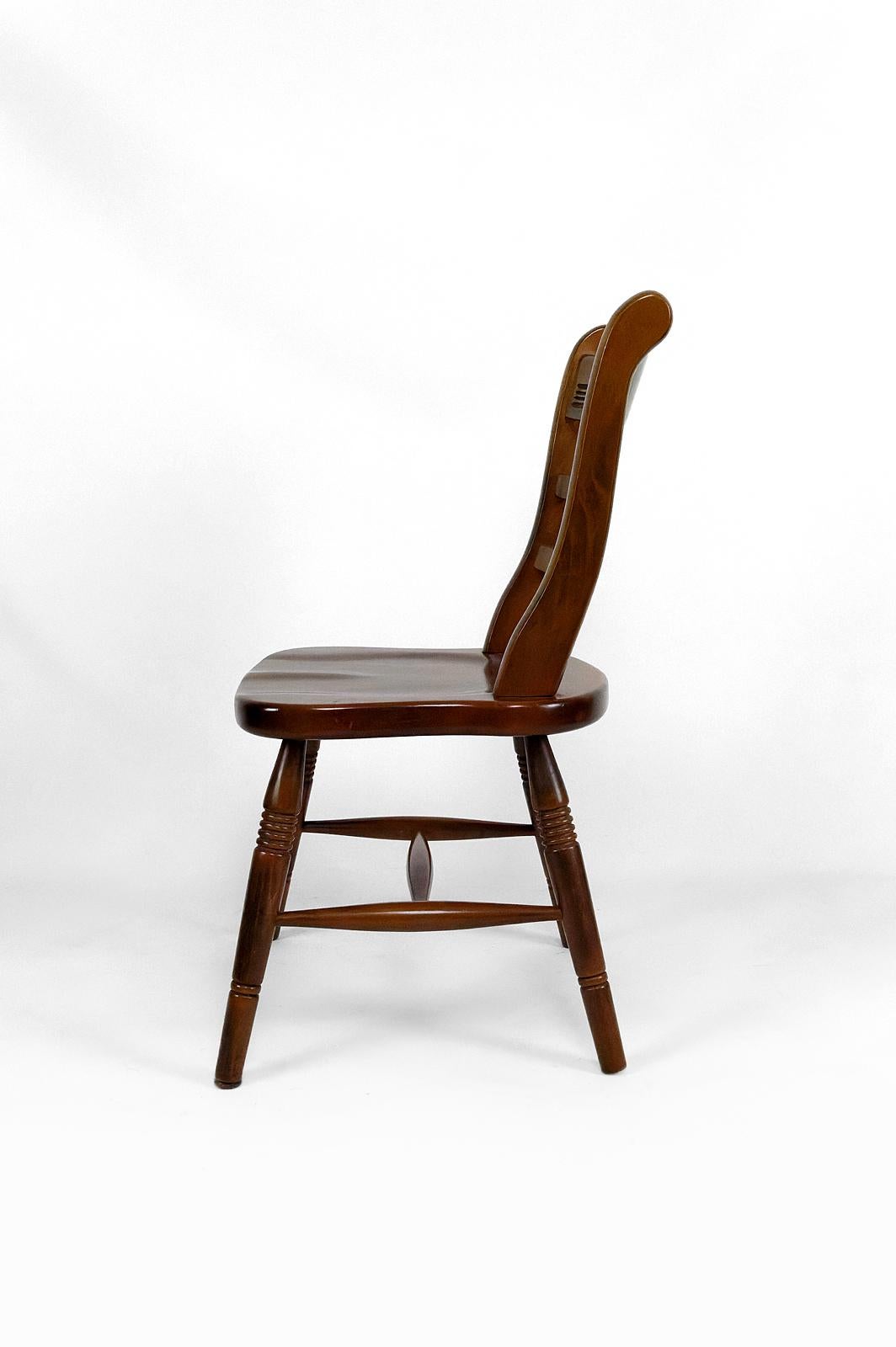 Satz von 6 „Windsor“ / Western / Cowboy-Stühlen aus Buche in Buche, um 1970 im Zustand „Gut“ im Angebot in VÉZELAY, FR
