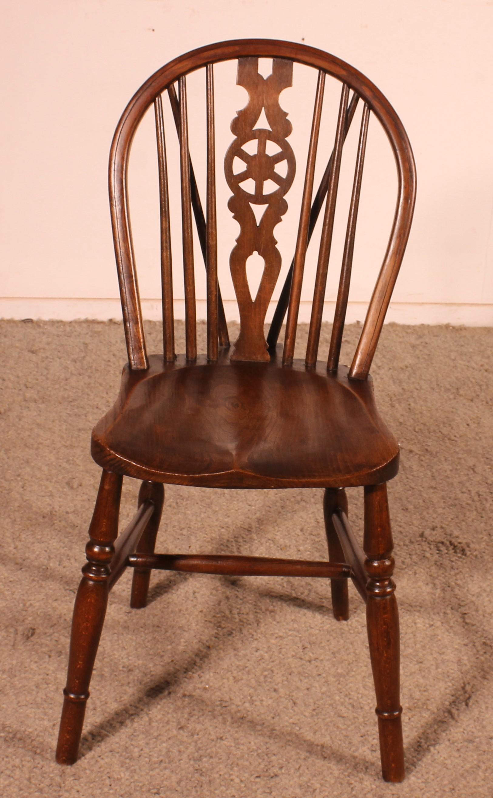 Victorian Set Of 6 Windsor Wheelback Chairs For Sale