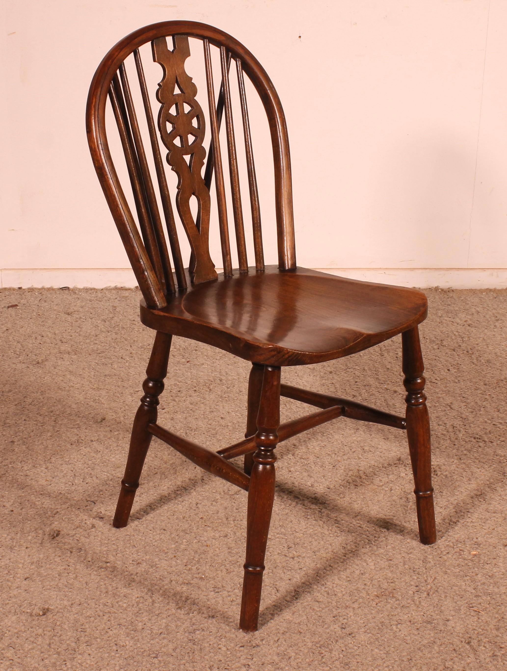 Elm Set Of 6 Windsor Wheelback Chairs For Sale