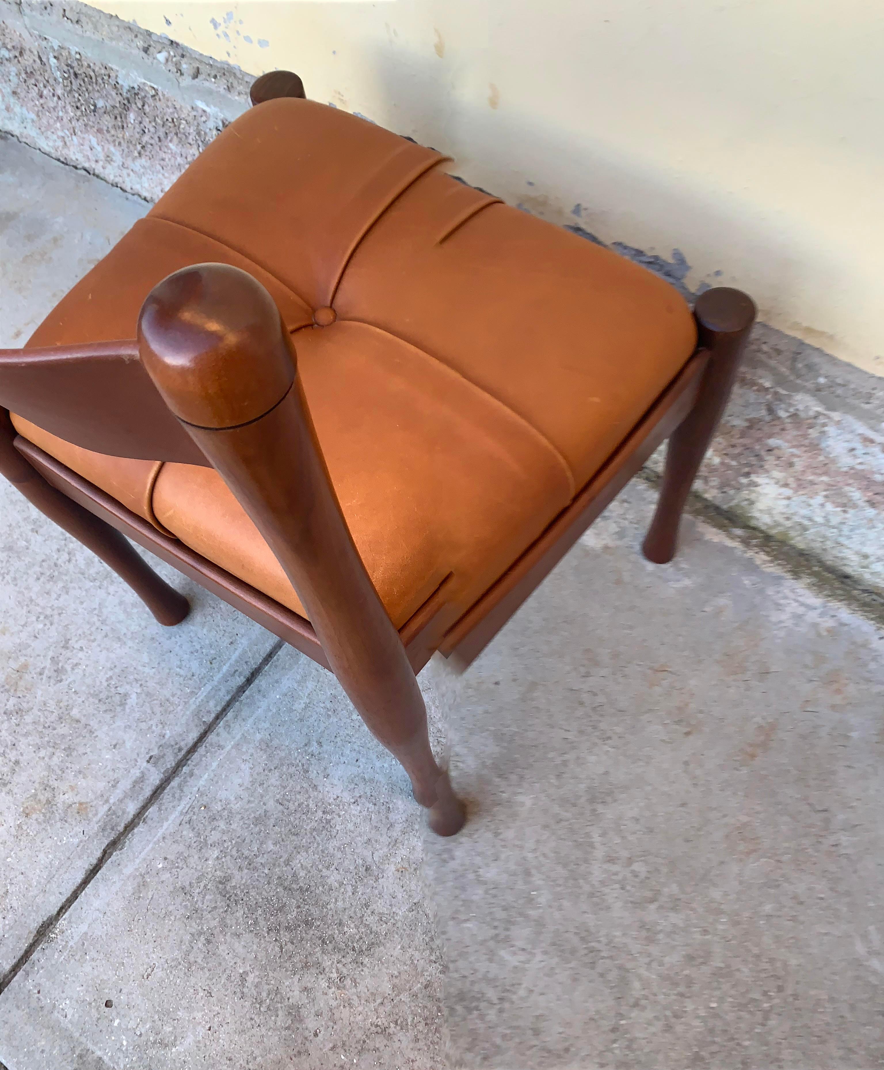 Late 20th Century Set of 6 wood and cognac leather chairs by S. Coppola for Bernini, Italy '70 For Sale