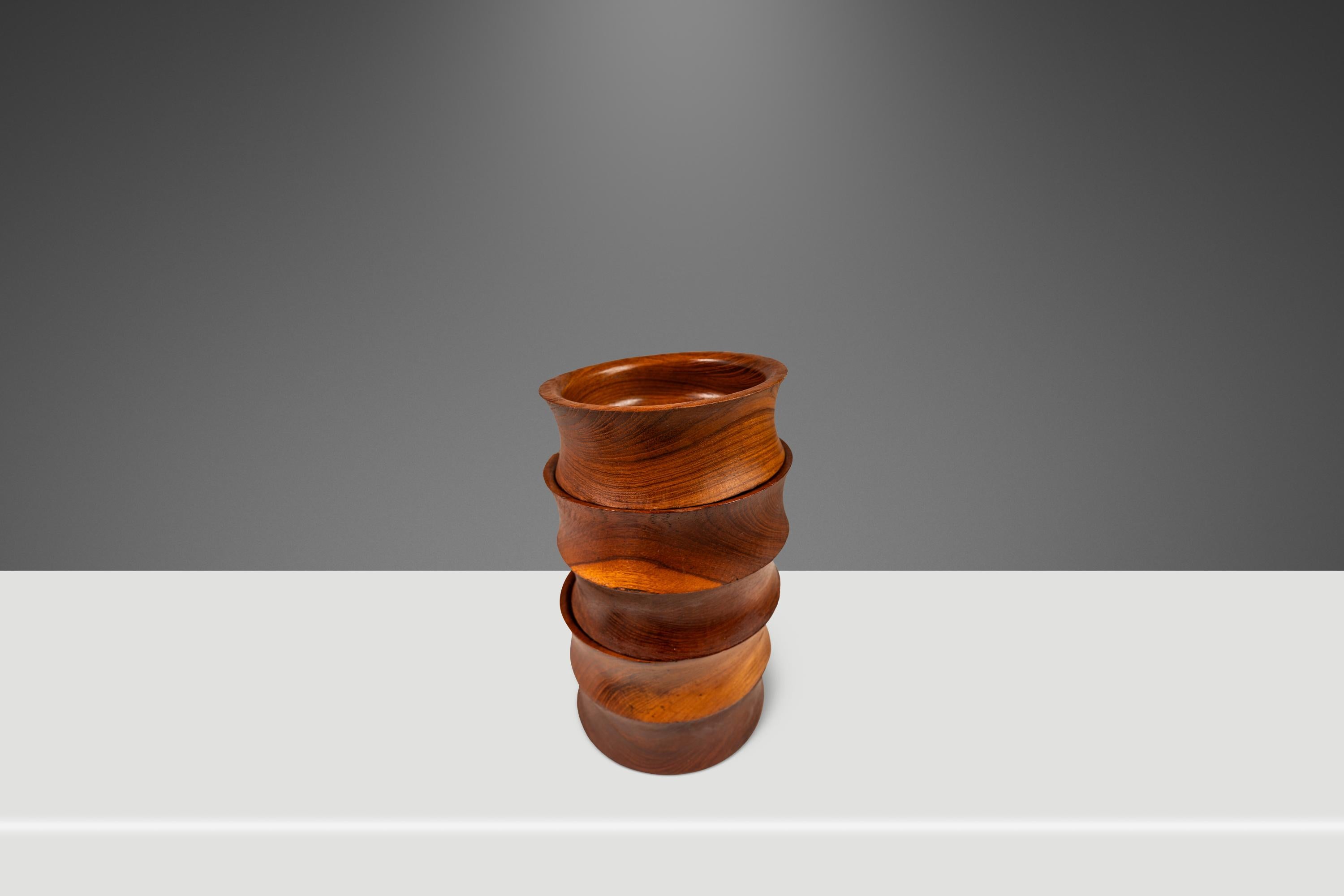 Set von 6 holz gedrechselten Salat-/Servierschalen aus massivem burmesischem Teakholz, ca. 1970er Jahre (Skandinavisch) im Angebot