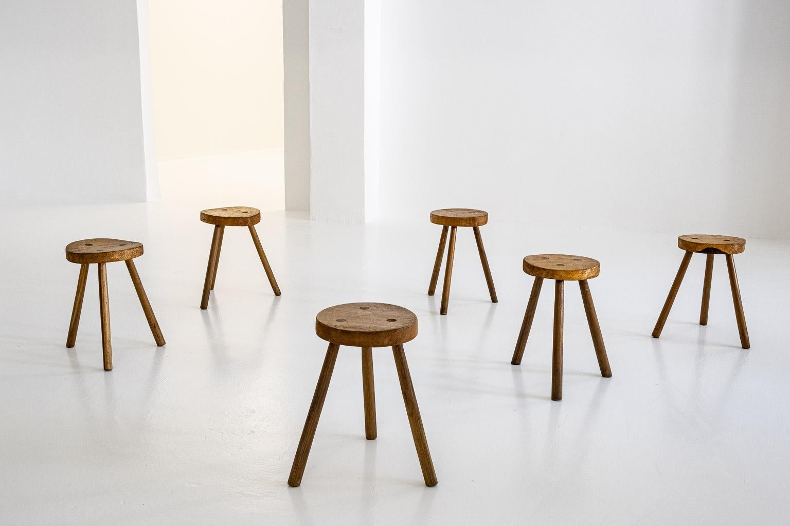 20th Century Set of 6, Wooden, Brutalist Tripod Stools or Side Tables, Italy, ca. 1960s For Sale
