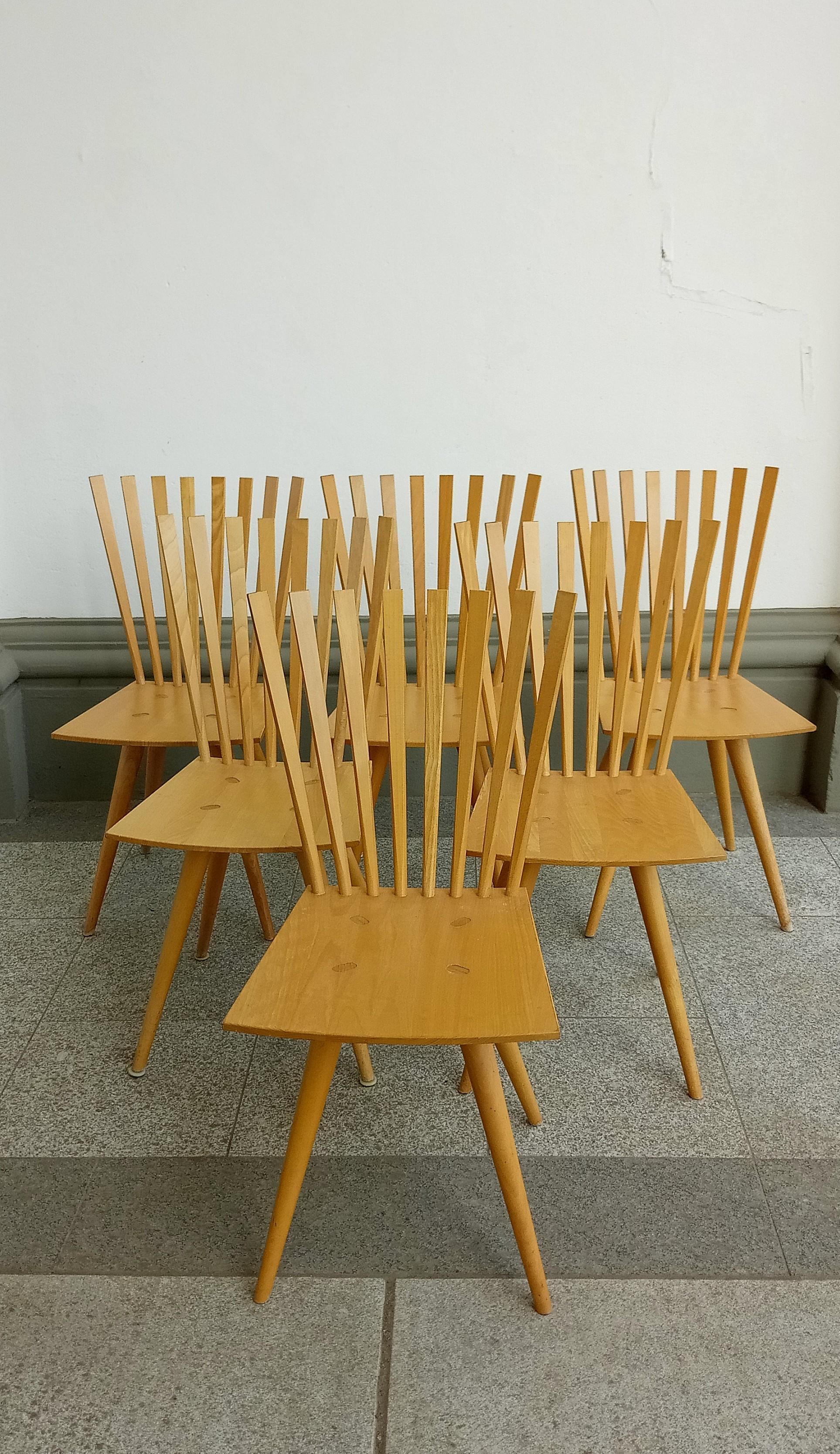 ein Satz von sechs skulpturalen Stühlen von Foersom & Hiort_Lorenenzen für Fredericia
in gebrauchtem Zustand. Einige Stühle weisen kleine Flecken auf.
