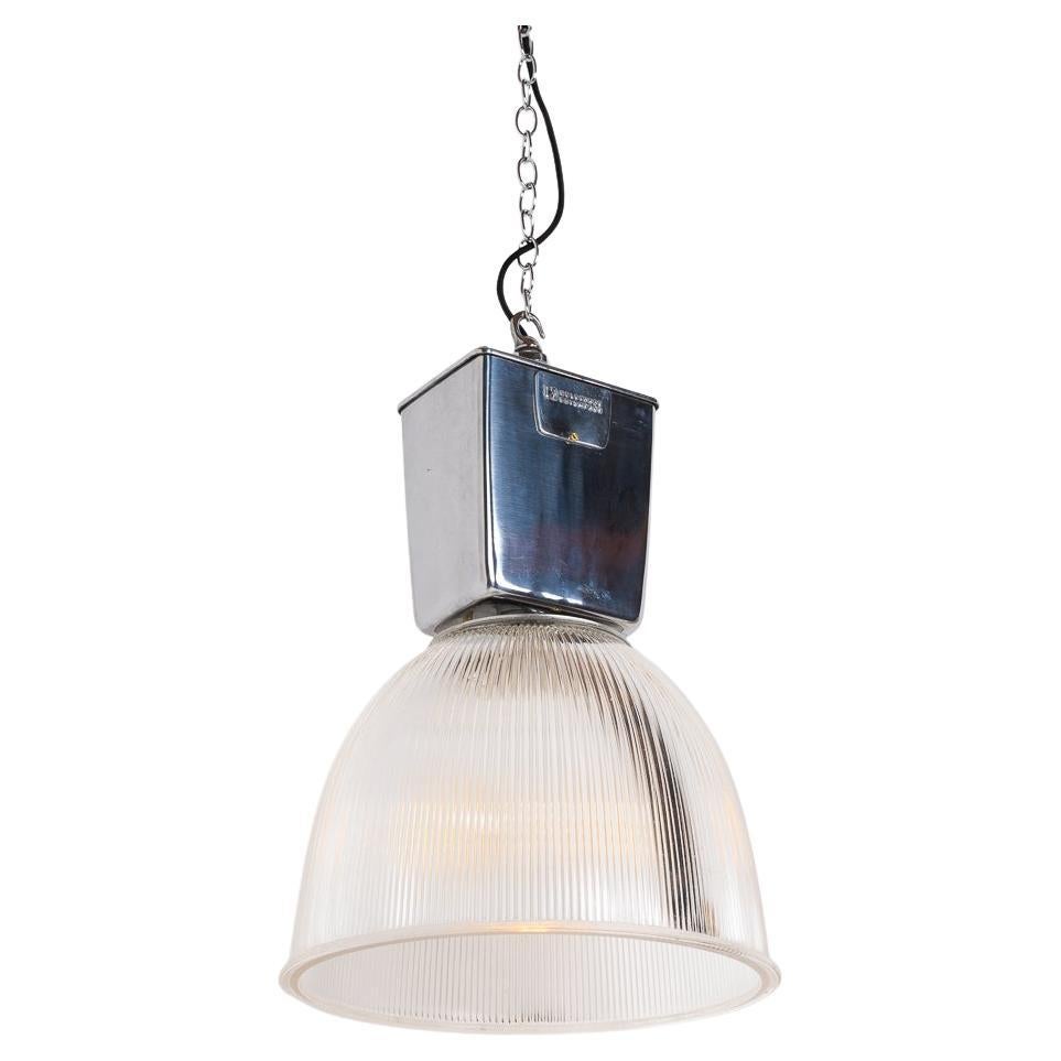 Luci industriali prismatiche di Holophane con grandi accessori in alluminio
Prezzo: set di 6 pezzi

Originali luci industriali vintage recuperate da una fabbrica in disuso alla periferia di Londra.

Prodotto in Inghilterra da Holophane intorno al
