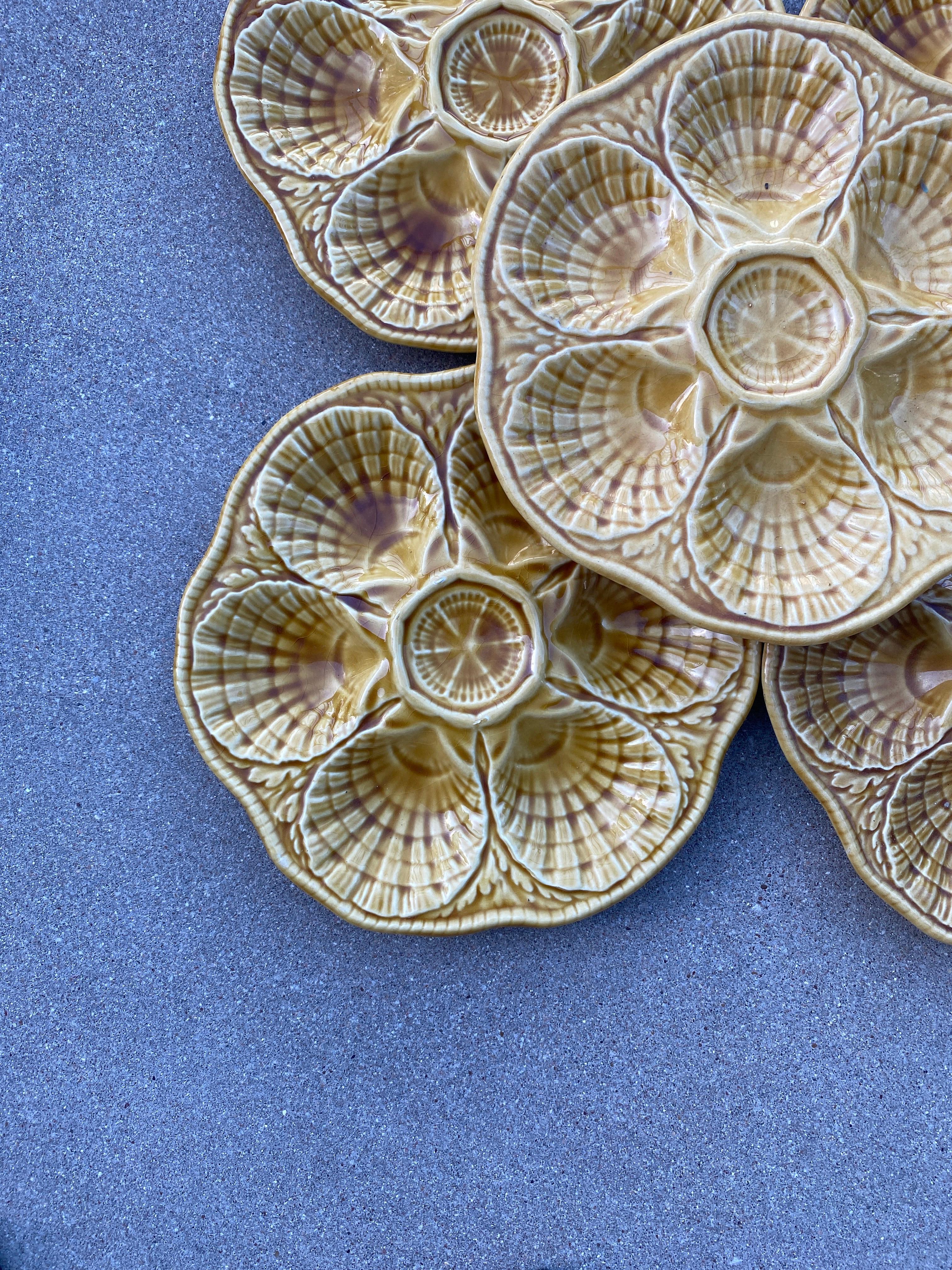 Art Deco Set of 6 Yellow Majolica Oyster Plate Sarreguemines, Circa 1930 For Sale