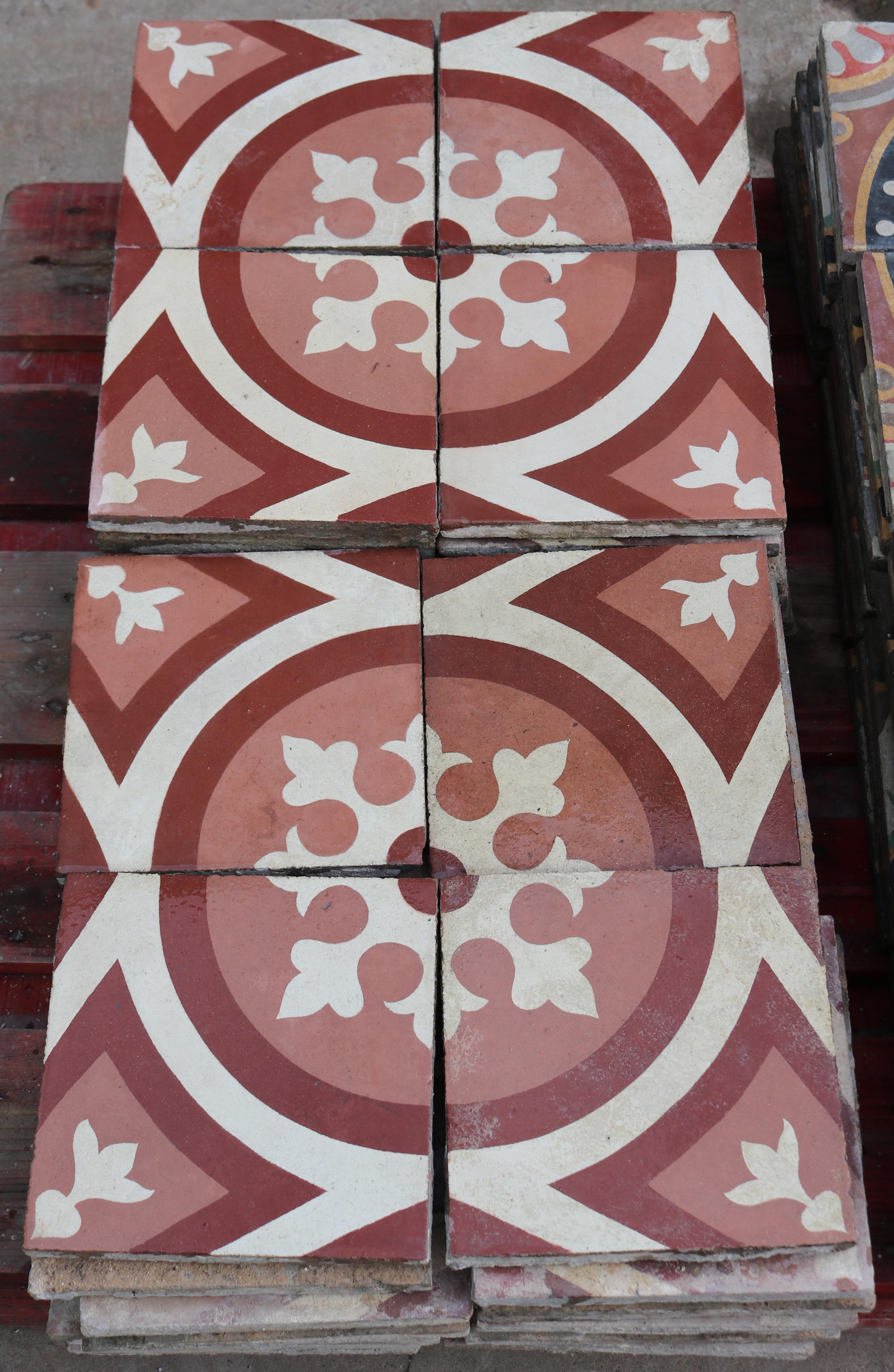 Set of 60 Reclaimed Patterned Encaustic Floor Tiles In Fair Condition For Sale In Wormelow, Herefordshire