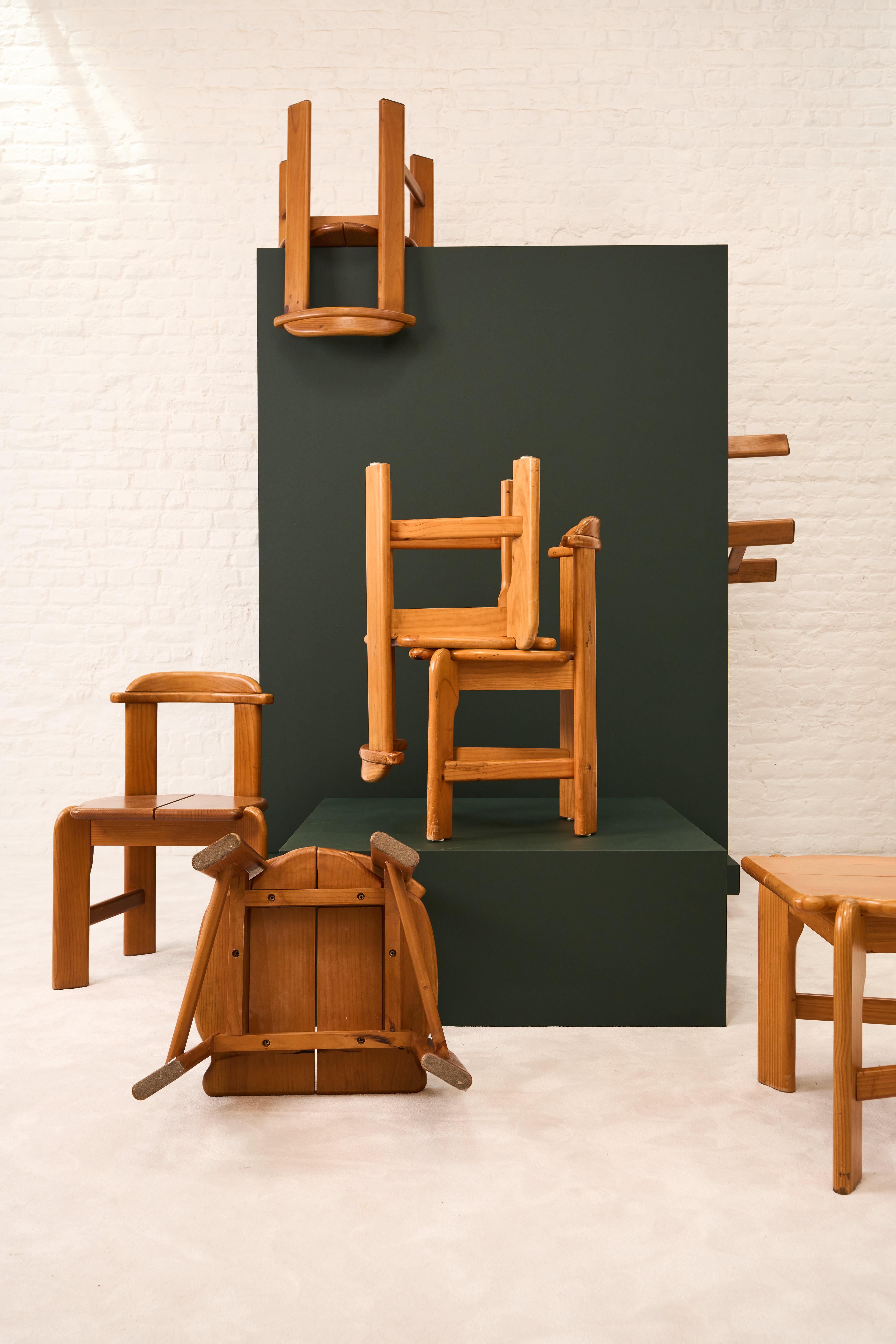 SET OF 7 ABSTRACT CHAIRS Unknown In Excellent Condition In Forest, BE