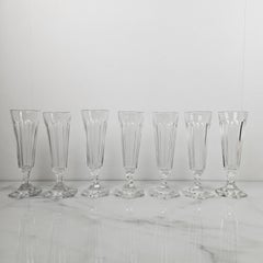 Set di 7 flute da champagne in cristallo soffiato a mano Antique French con base tagliata