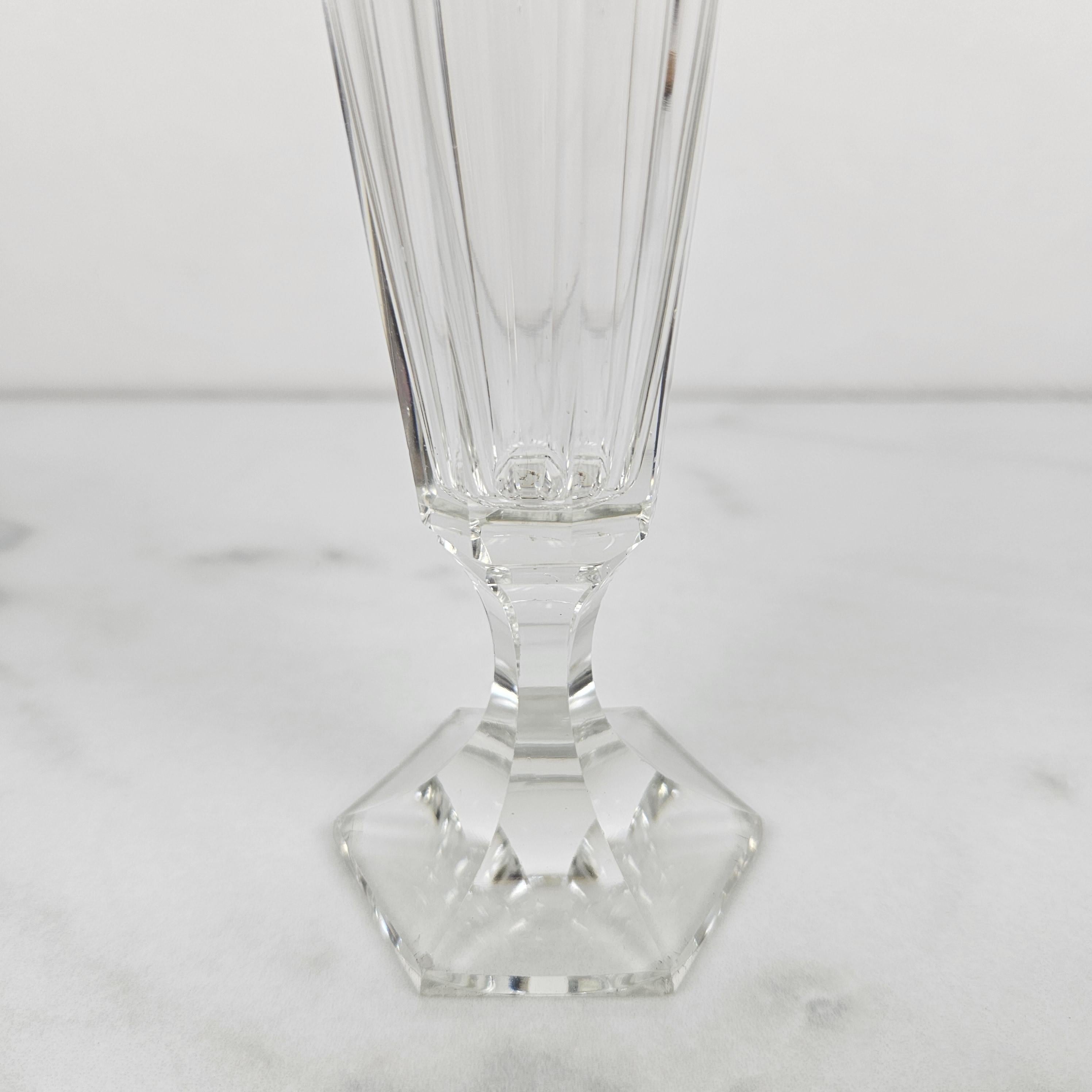 Set de 7 flûtes à champagne en cristal soufflé à la main Antique French avec base taillée Bon état - En vente à Oud Beijerland, NL