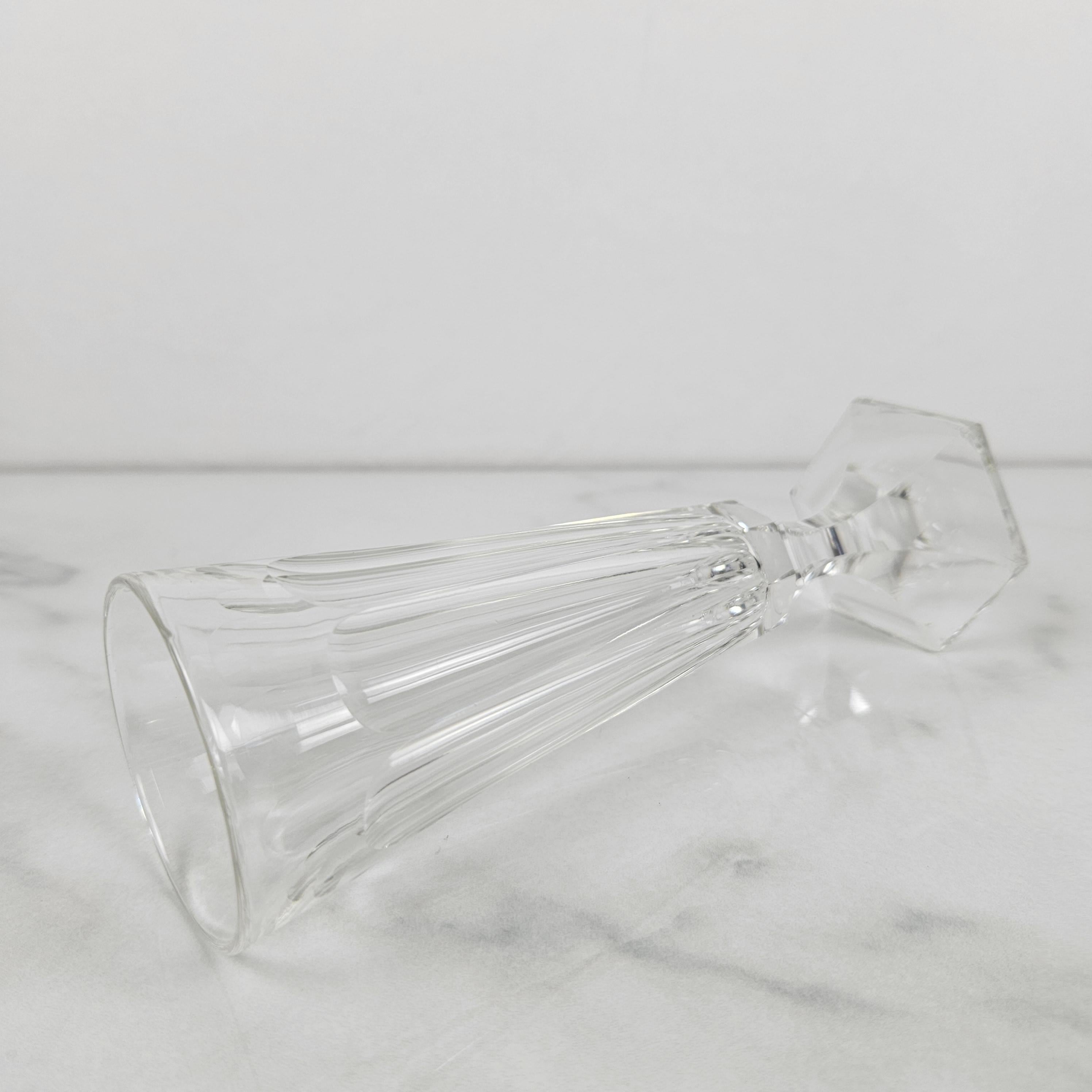 Set de 7 flûtes à champagne en cristal soufflé à la main Antique French avec base taillée en vente 1