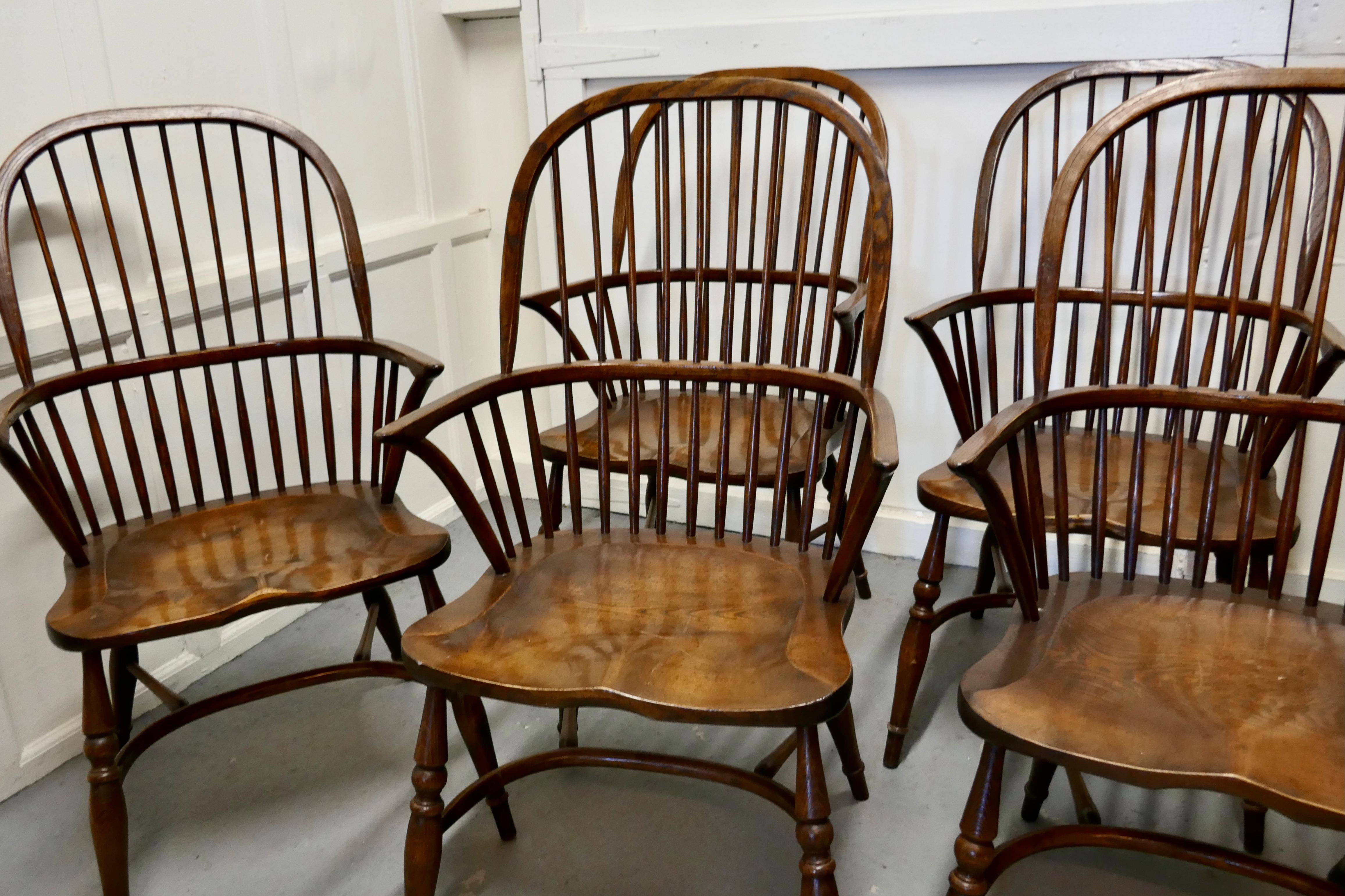 Country Set of 7 Arts & Crafts Beech and Elm Windsor Carver Chairs