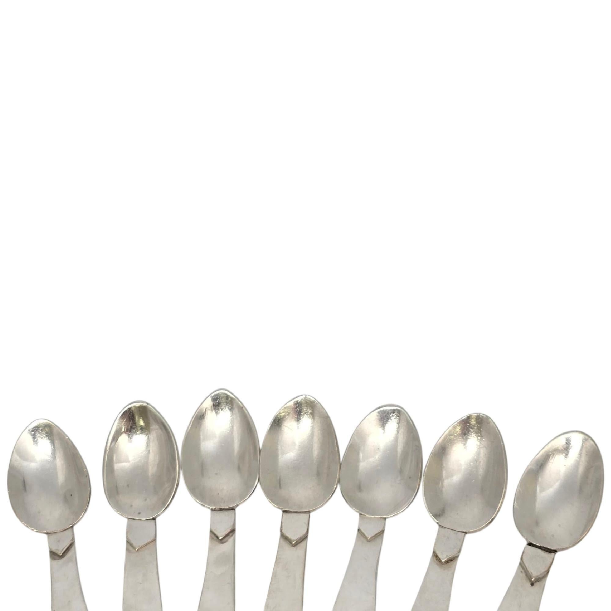 Set von 7 kleinen Löffeln aus Sterlingsilber mit mehreren Steinen aus der Arts and Crafts-Ära #21585 für Damen oder Herren